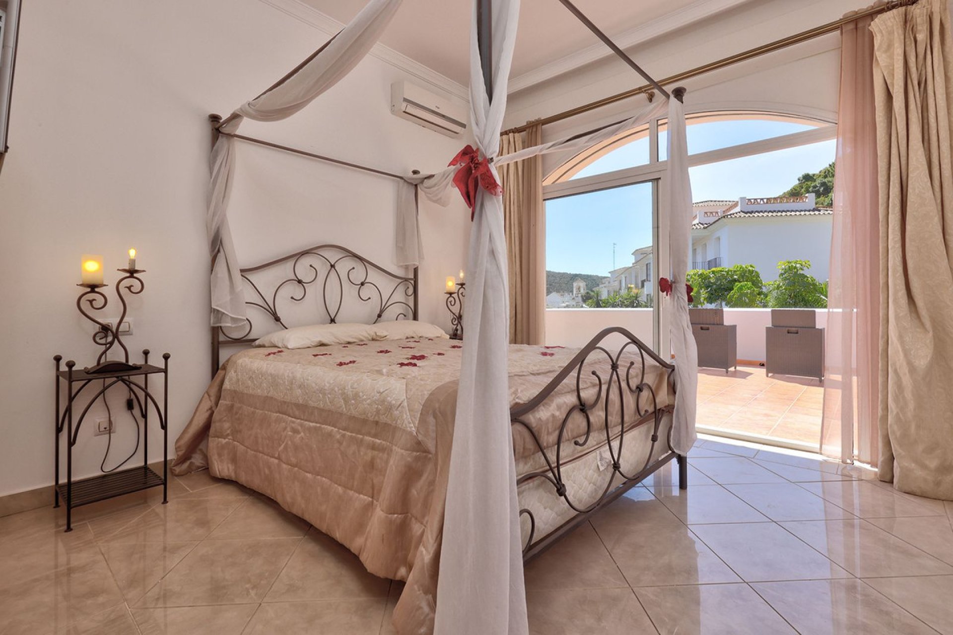 Resale - House - Detached Villa - Benahavís - Benahavís Centro