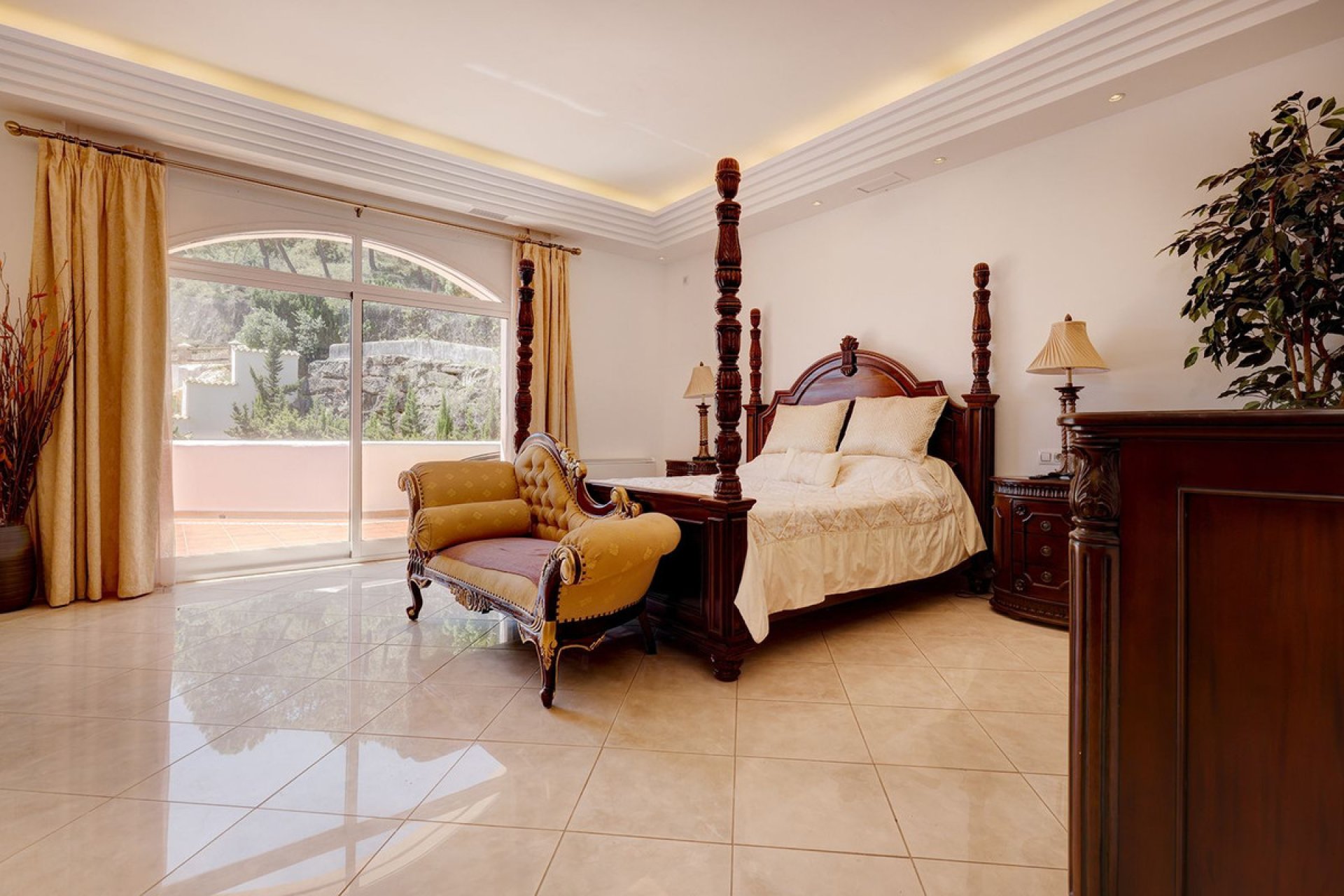 Resale - House - Detached Villa - Benahavís - Benahavís Centro