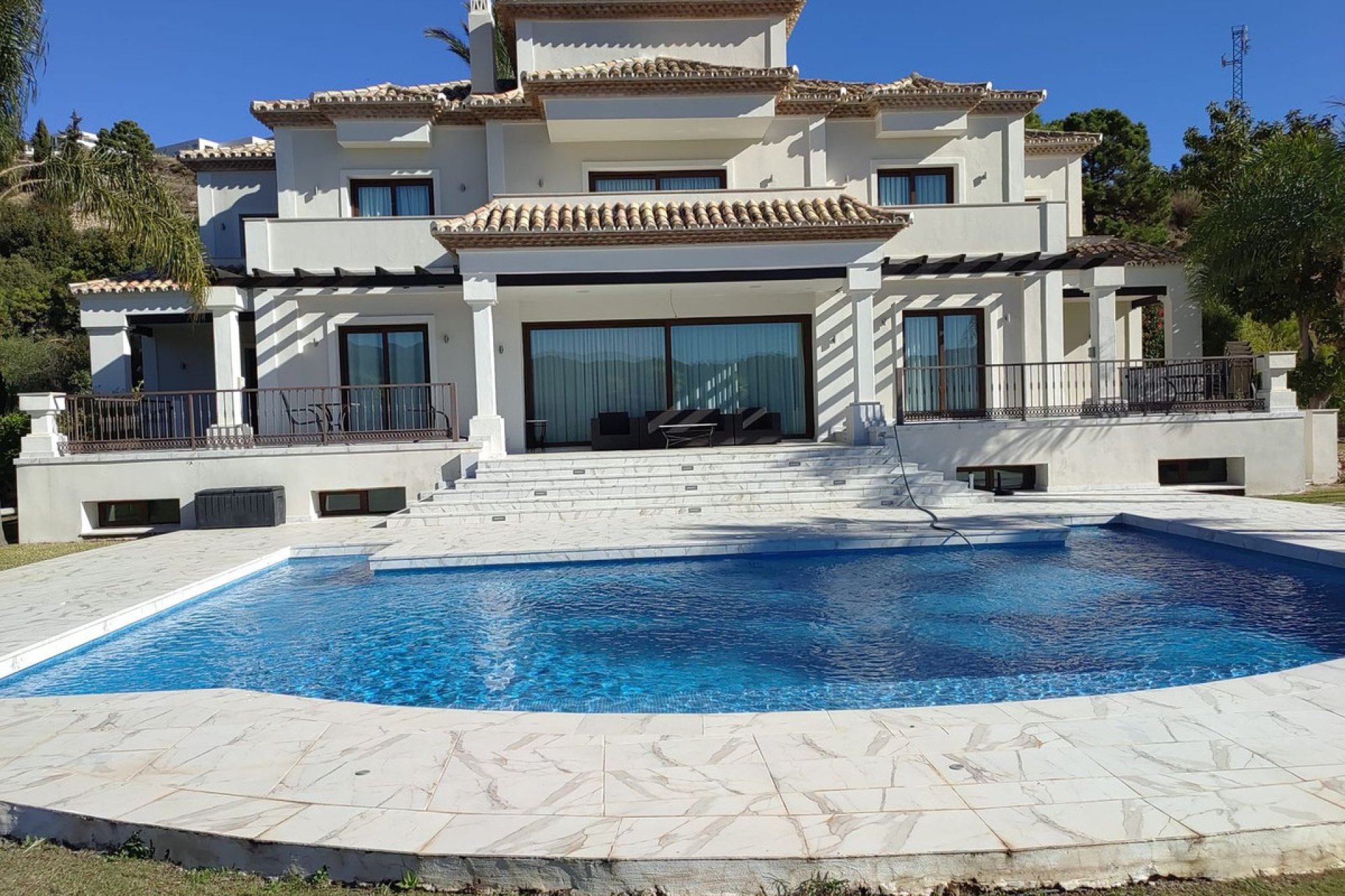 Resale - House - Detached Villa - Benahavís - Benahavís Centro