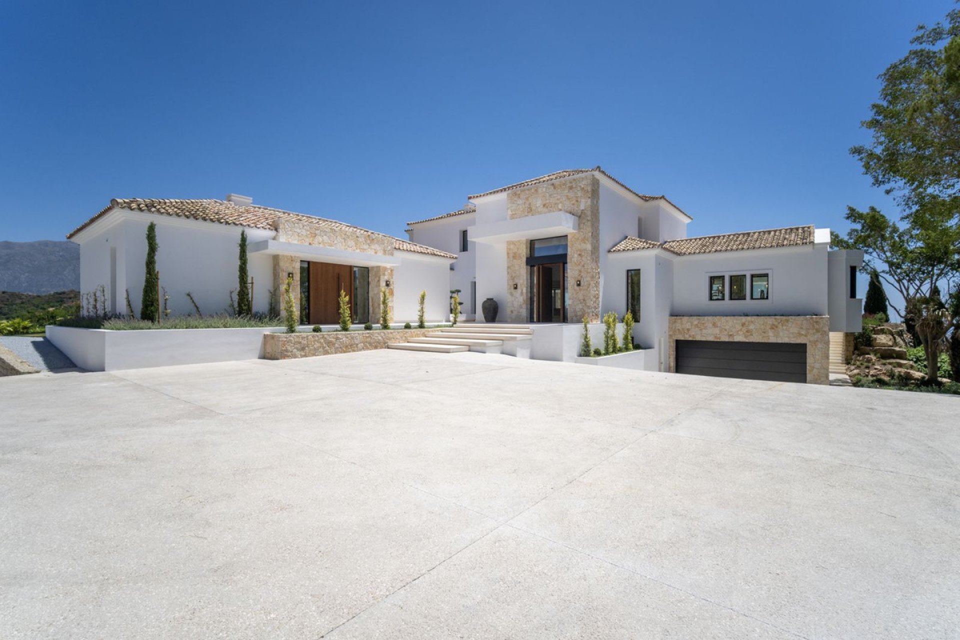 Resale - House - Detached Villa - Benahavís - Benahavís Centro