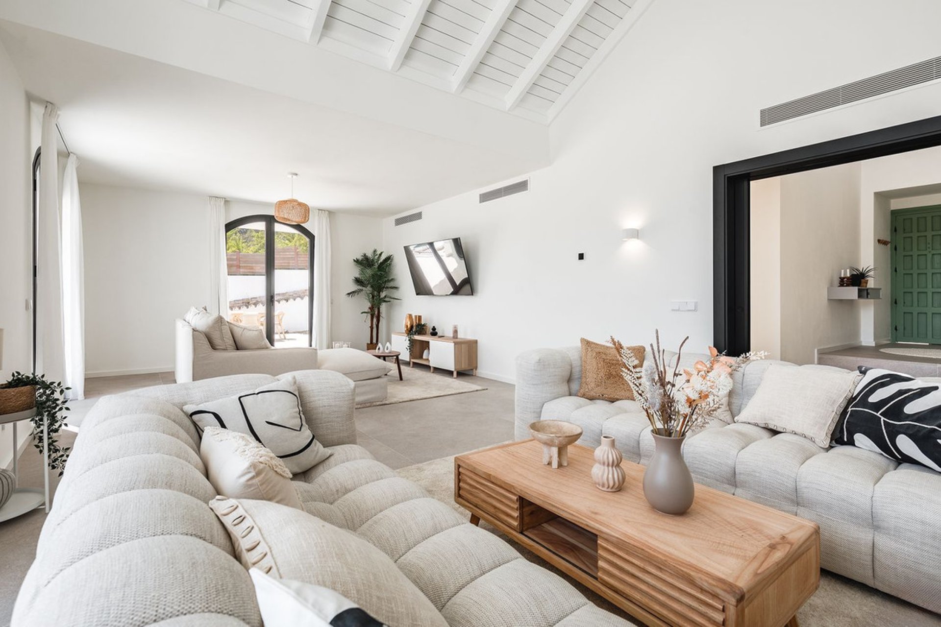 Resale - House - Detached Villa - Benahavís - El Madroñal