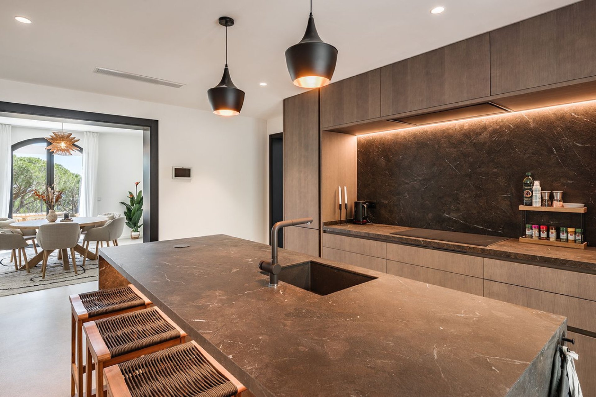 Resale - House - Detached Villa - Benahavís - El Madroñal