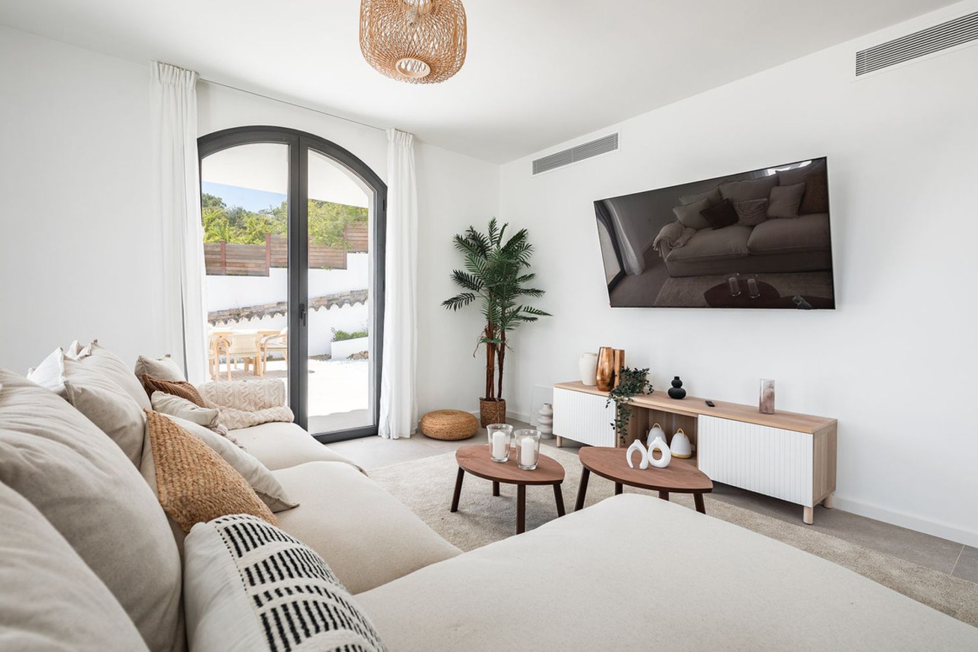 Resale - House - Detached Villa - Benahavís - El Madroñal