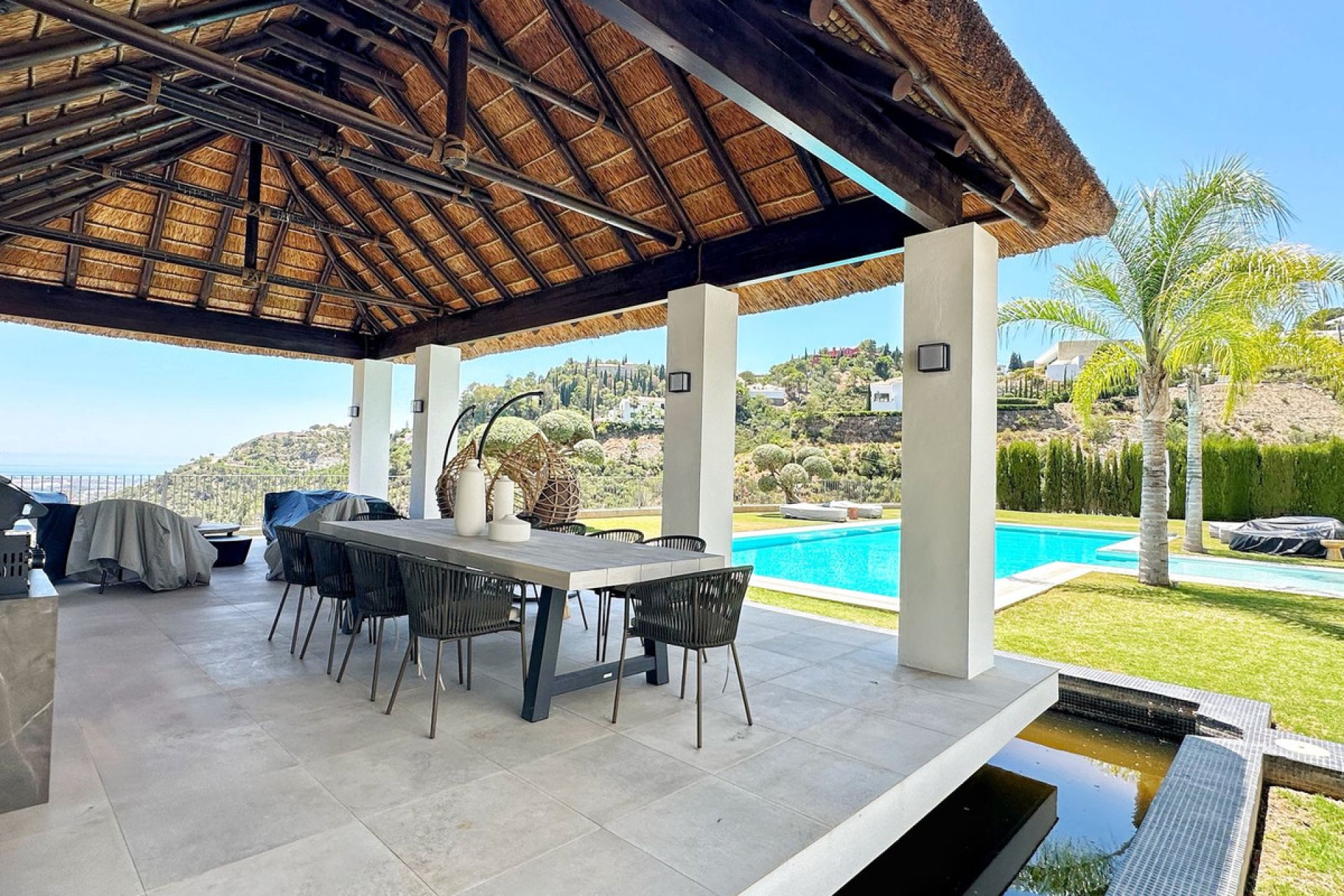 Resale - House - Detached Villa - Benahavís - El Madroñal