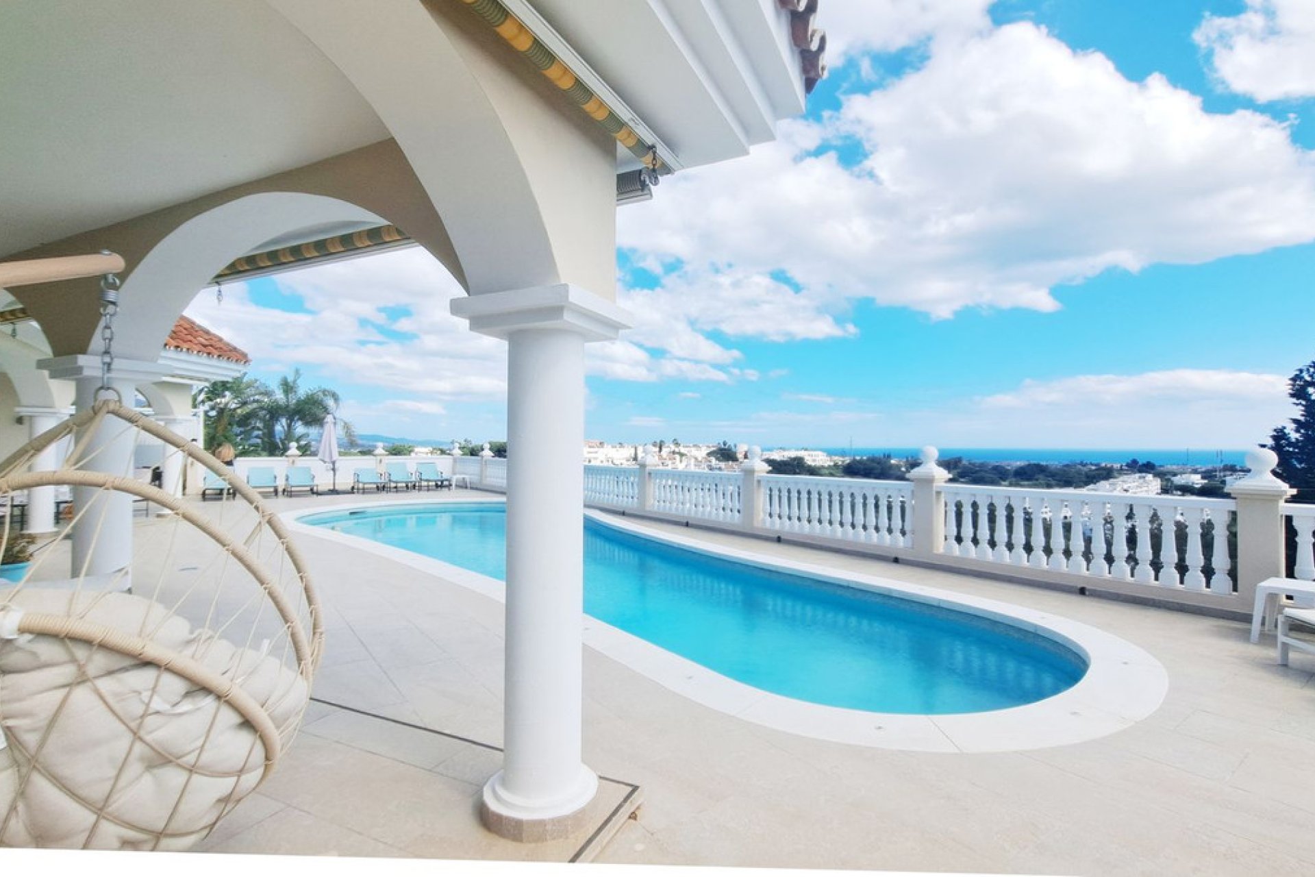 Resale - House - Detached Villa - Benahavís - La Quinta