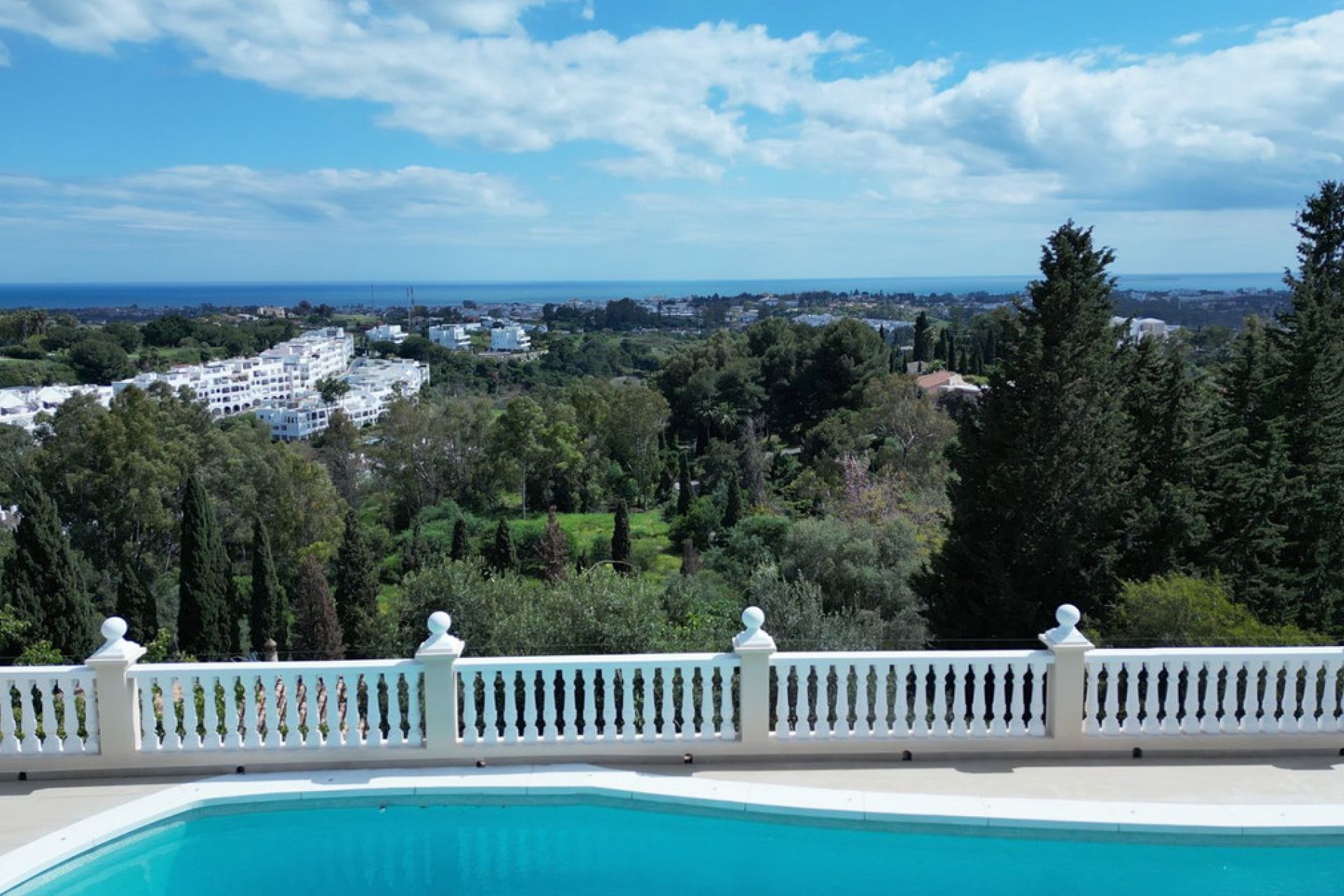 Resale - House - Detached Villa - Benahavís - La Quinta