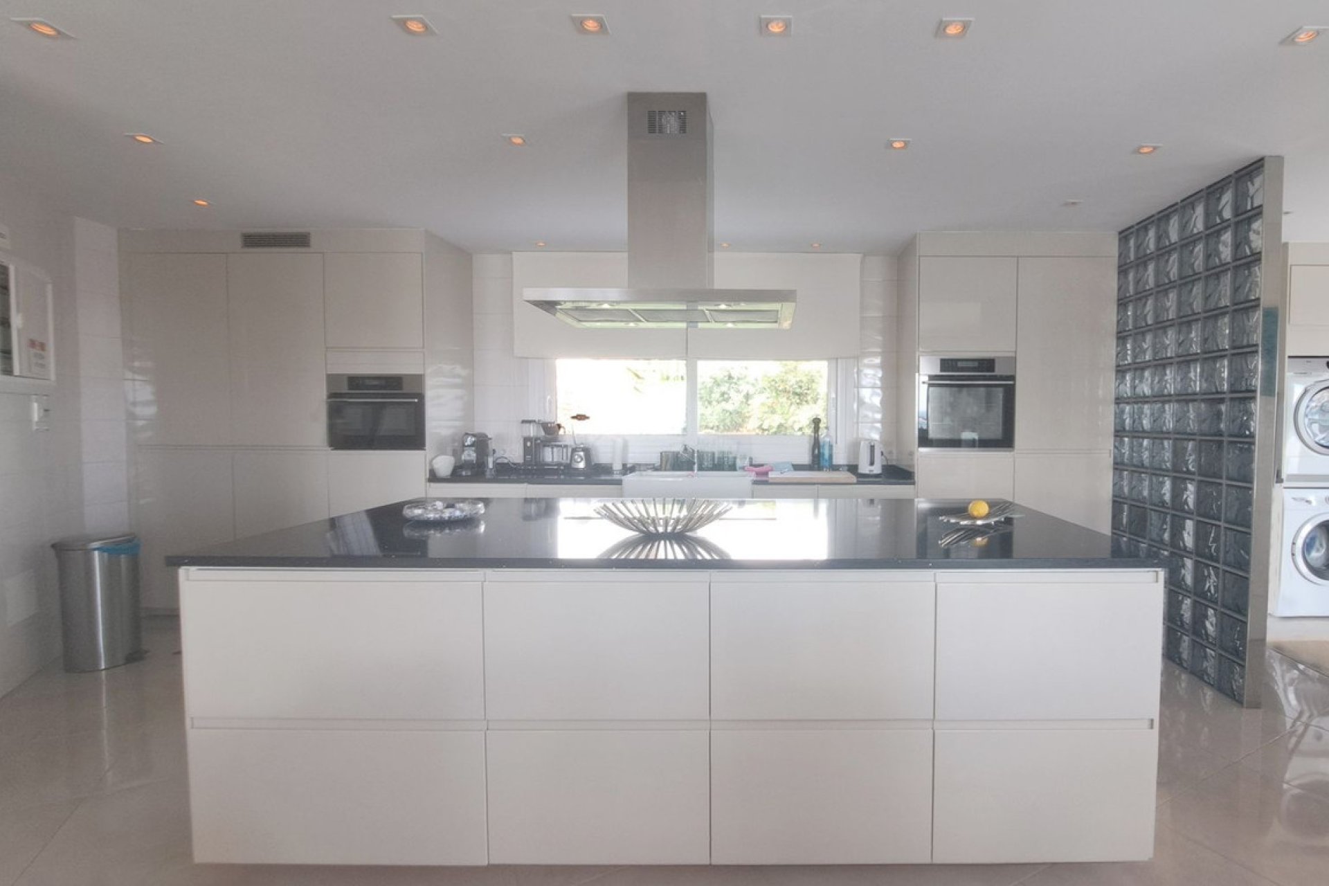 Resale - House - Detached Villa - Benahavís - La Quinta