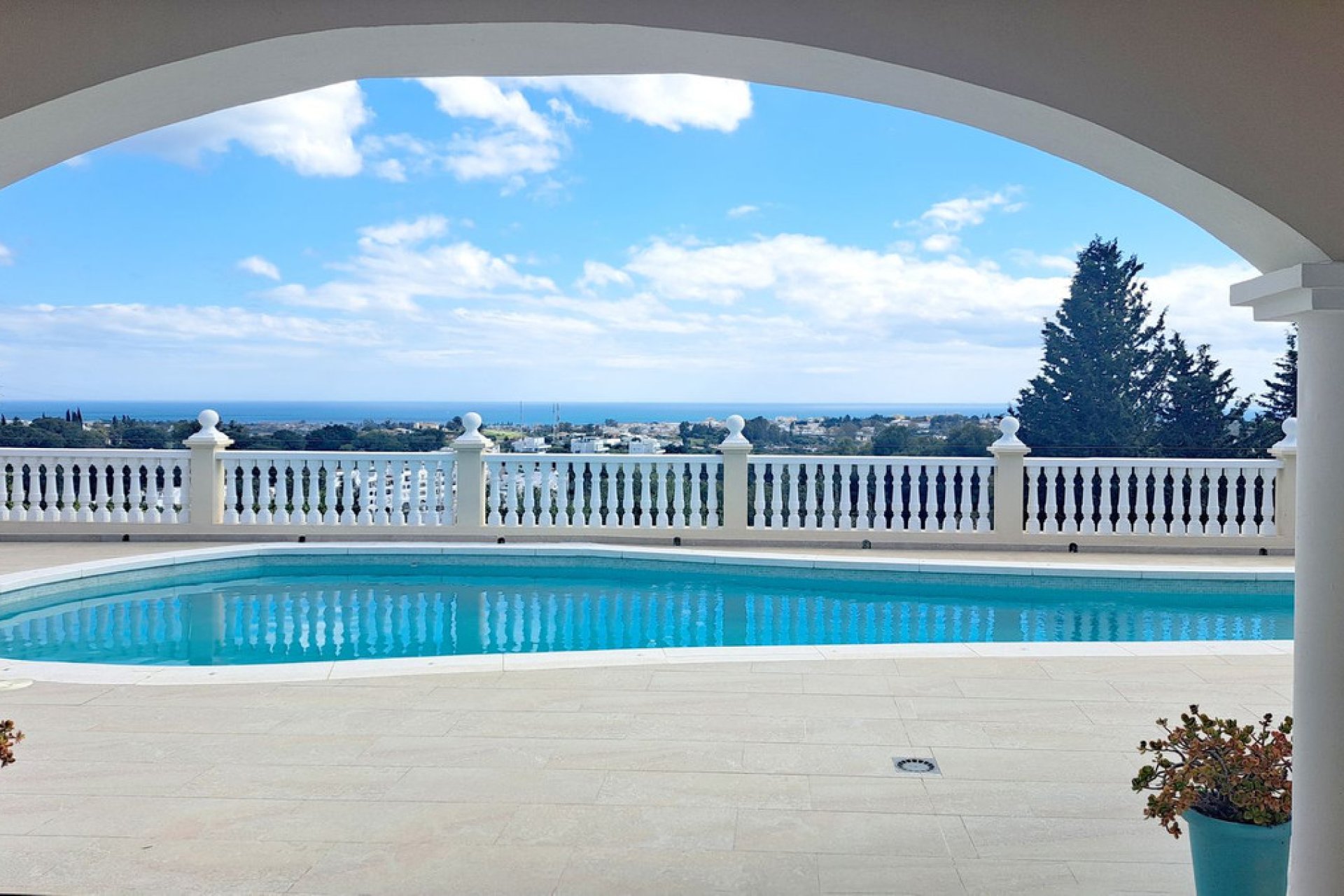 Resale - House - Detached Villa - Benahavís - La Quinta