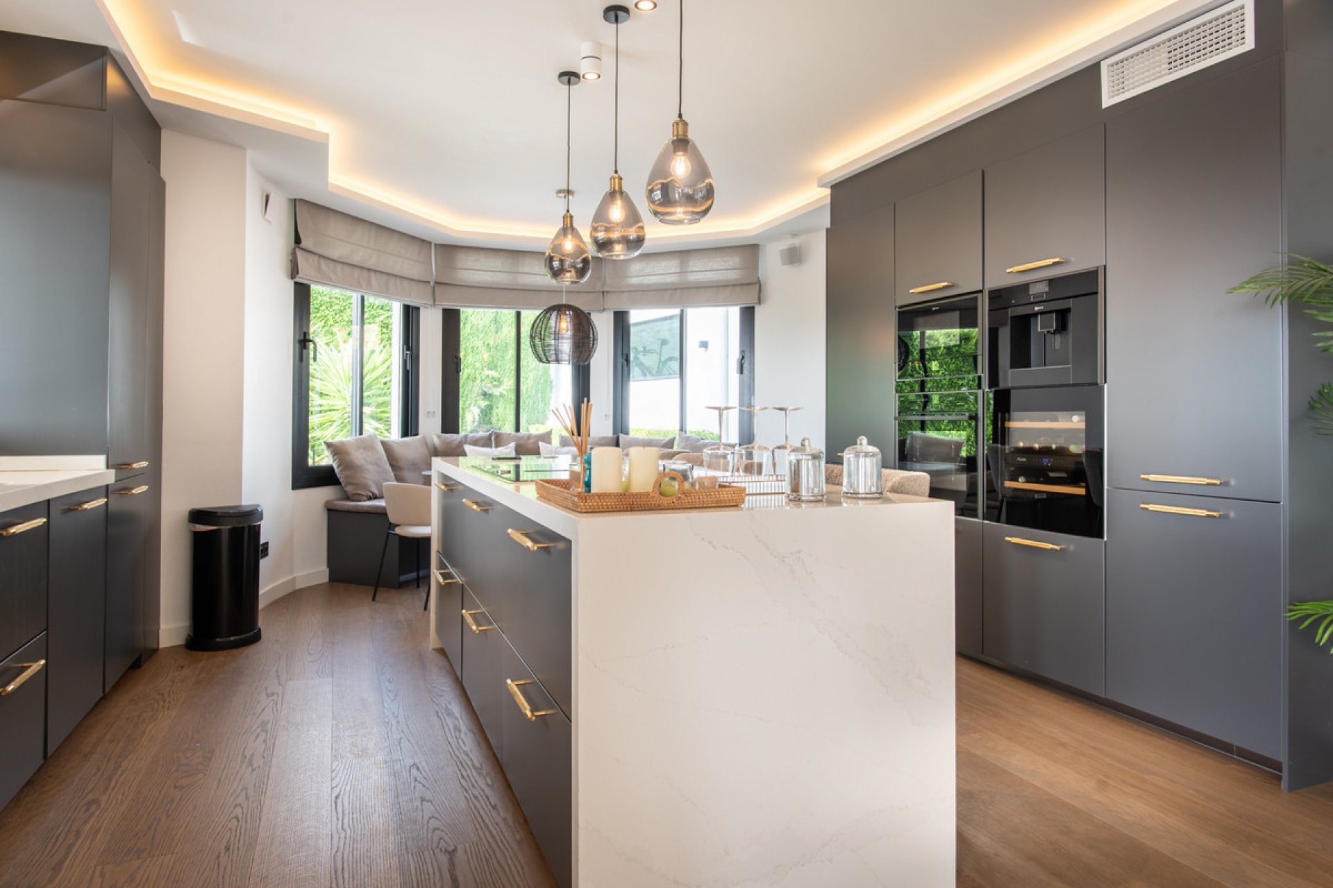 Resale - House - Detached Villa - Benahavís - La Quinta