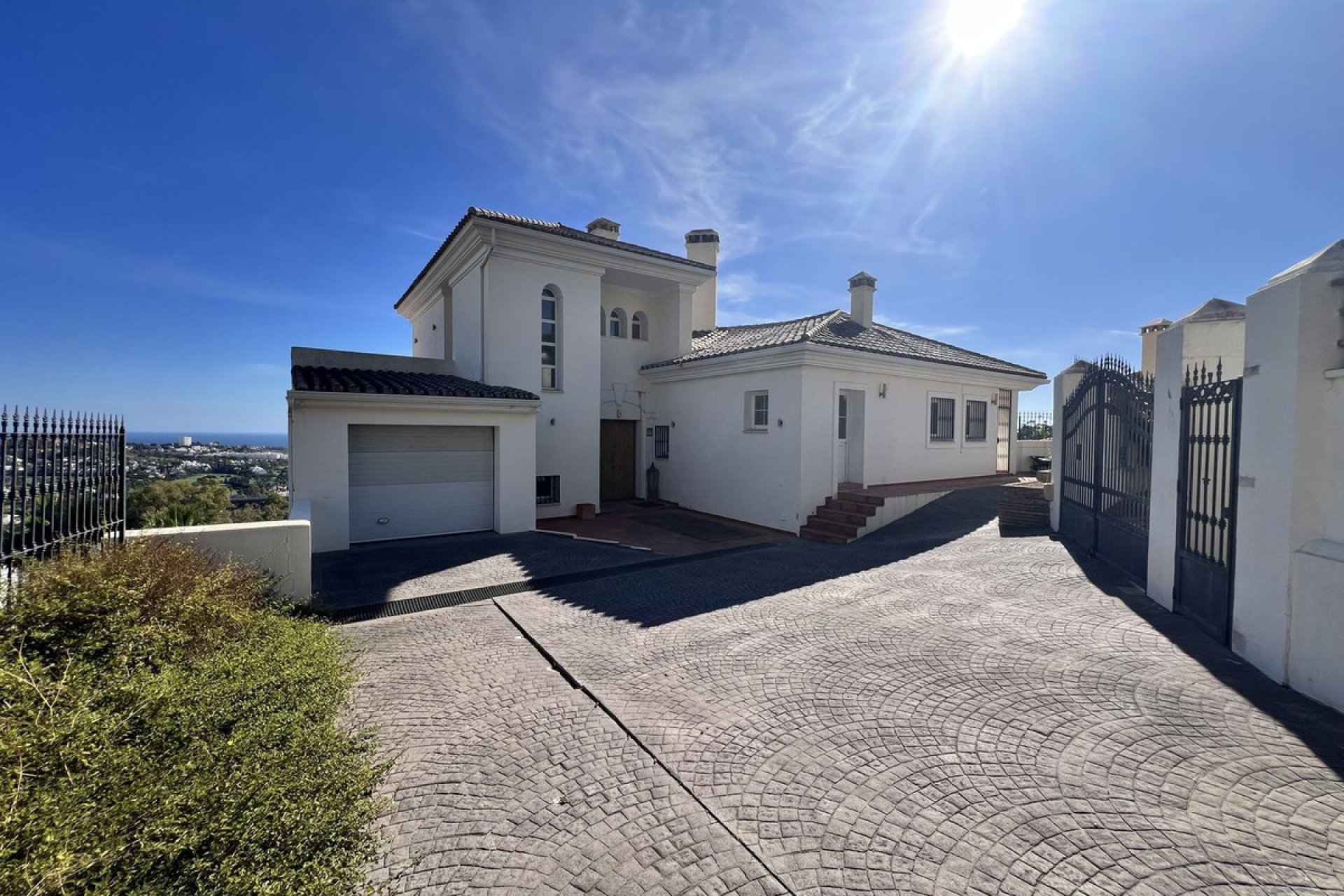 Resale - House - Detached Villa - Benahavís - La Quinta