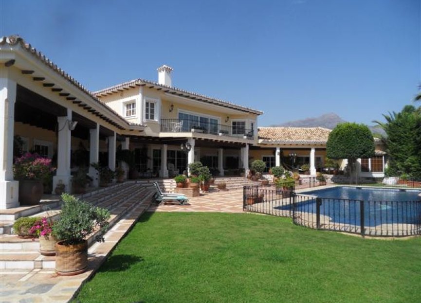 Resale - House - Detached Villa - Benahavís - La Quinta