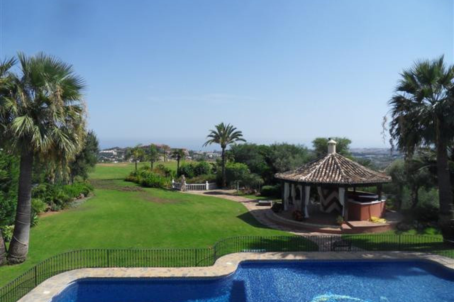 Resale - House - Detached Villa - Benahavís - La Quinta