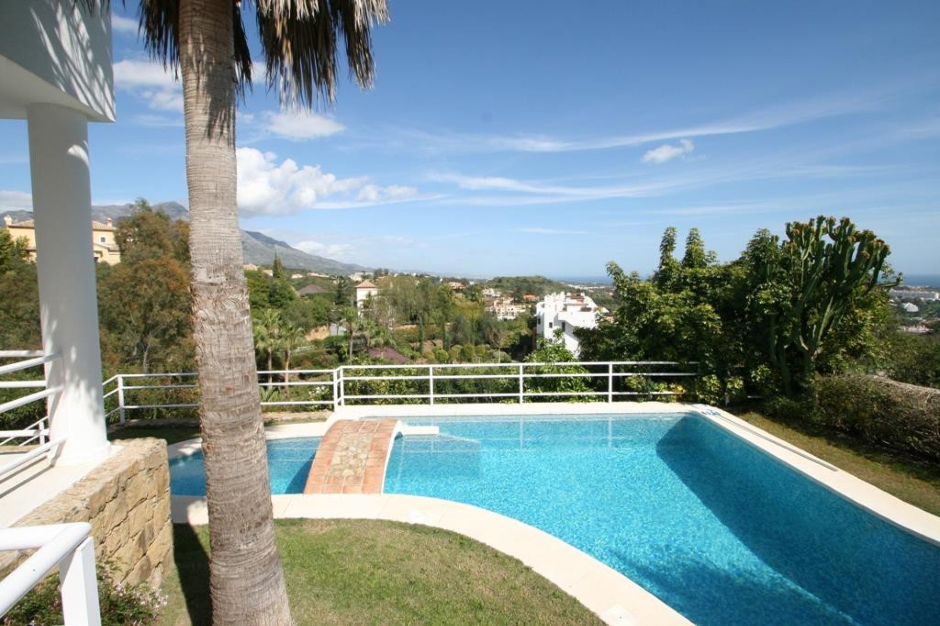 Resale - House - Detached Villa - Benahavís - La Quinta