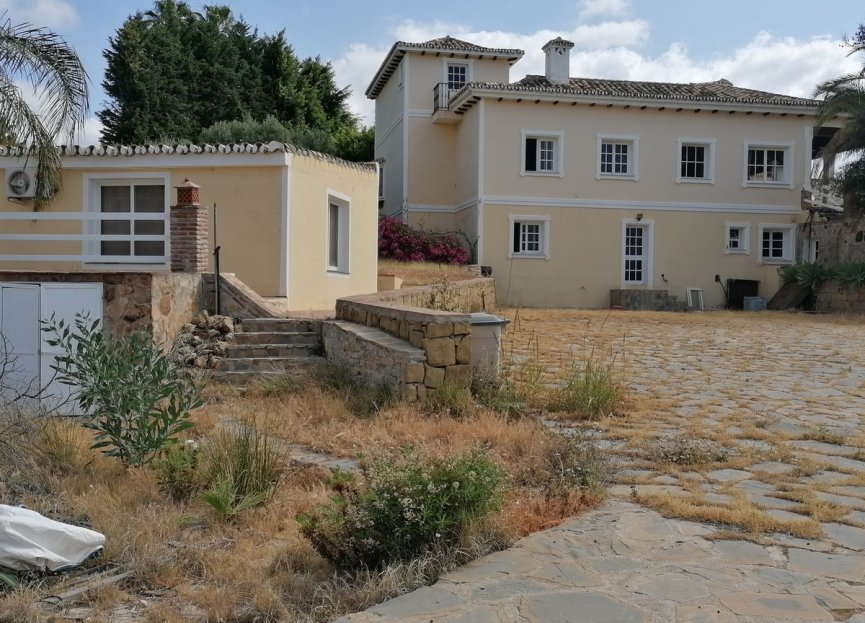 Resale - House - Detached Villa - Benahavís - La Quinta