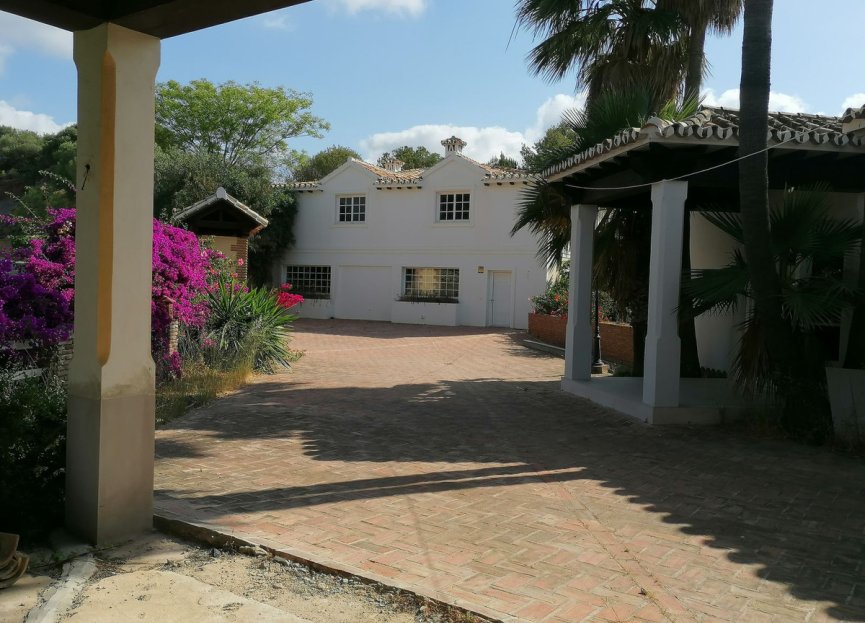 Resale - House - Detached Villa - Benahavís - La Quinta