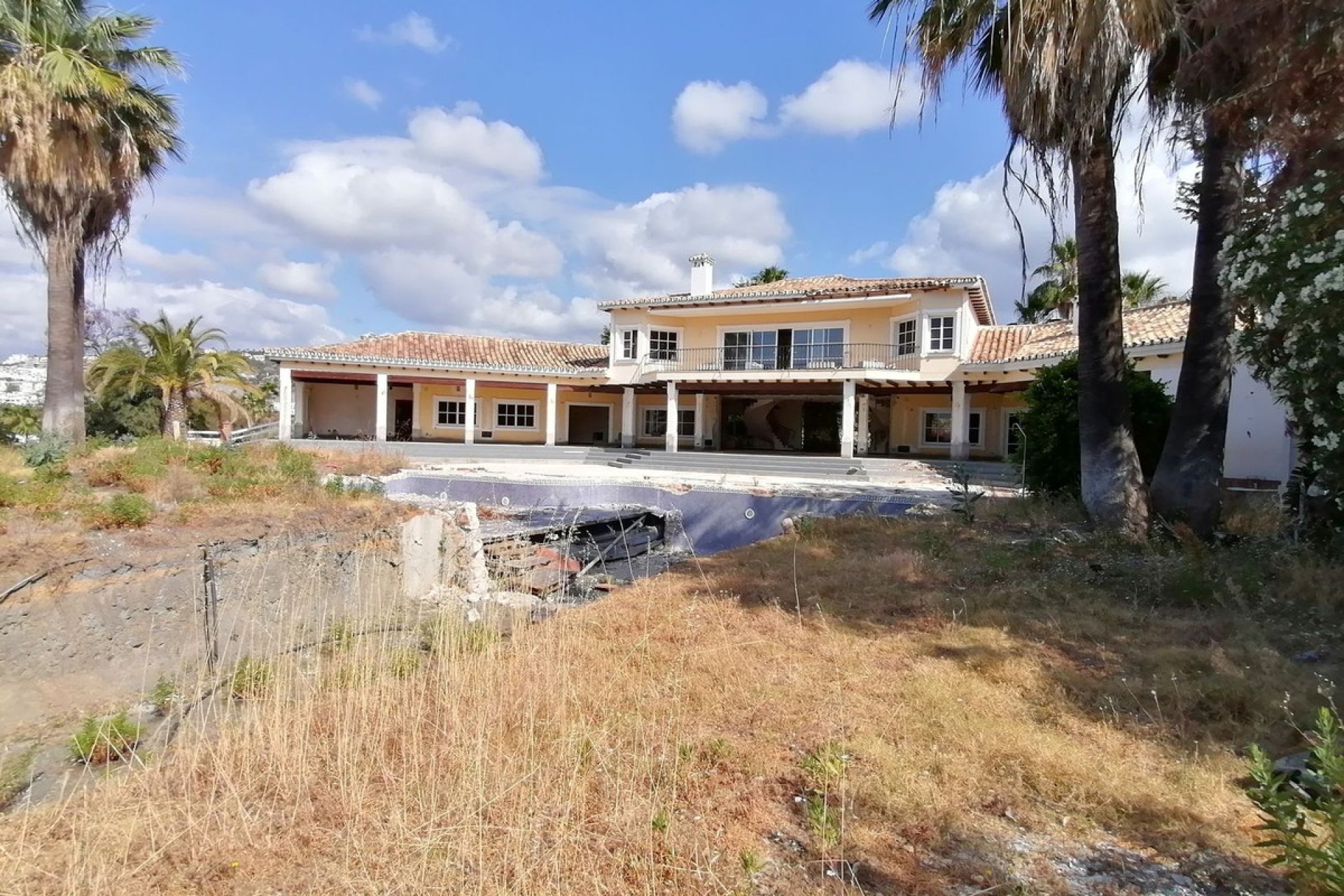 Resale - House - Detached Villa - Benahavís - La Quinta