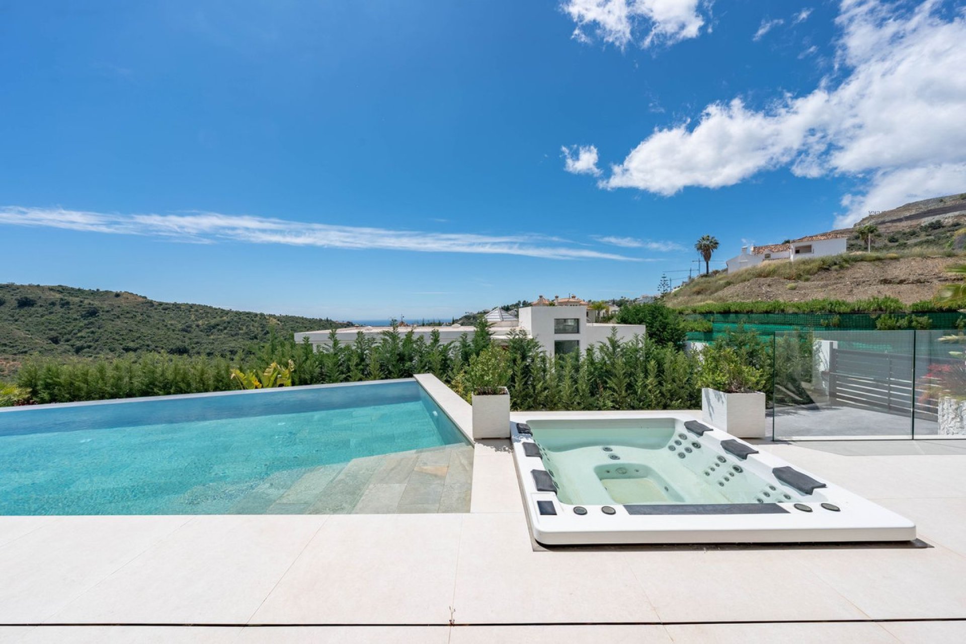 Resale - House - Detached Villa - Benahavís - La Quinta