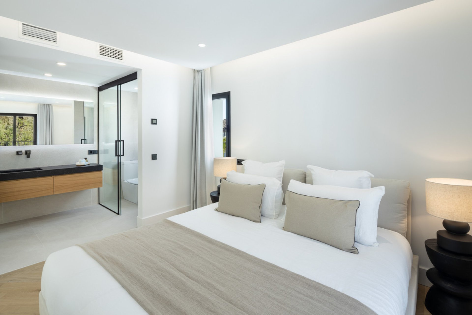 Resale - House - Detached Villa - Benahavís - La Quinta