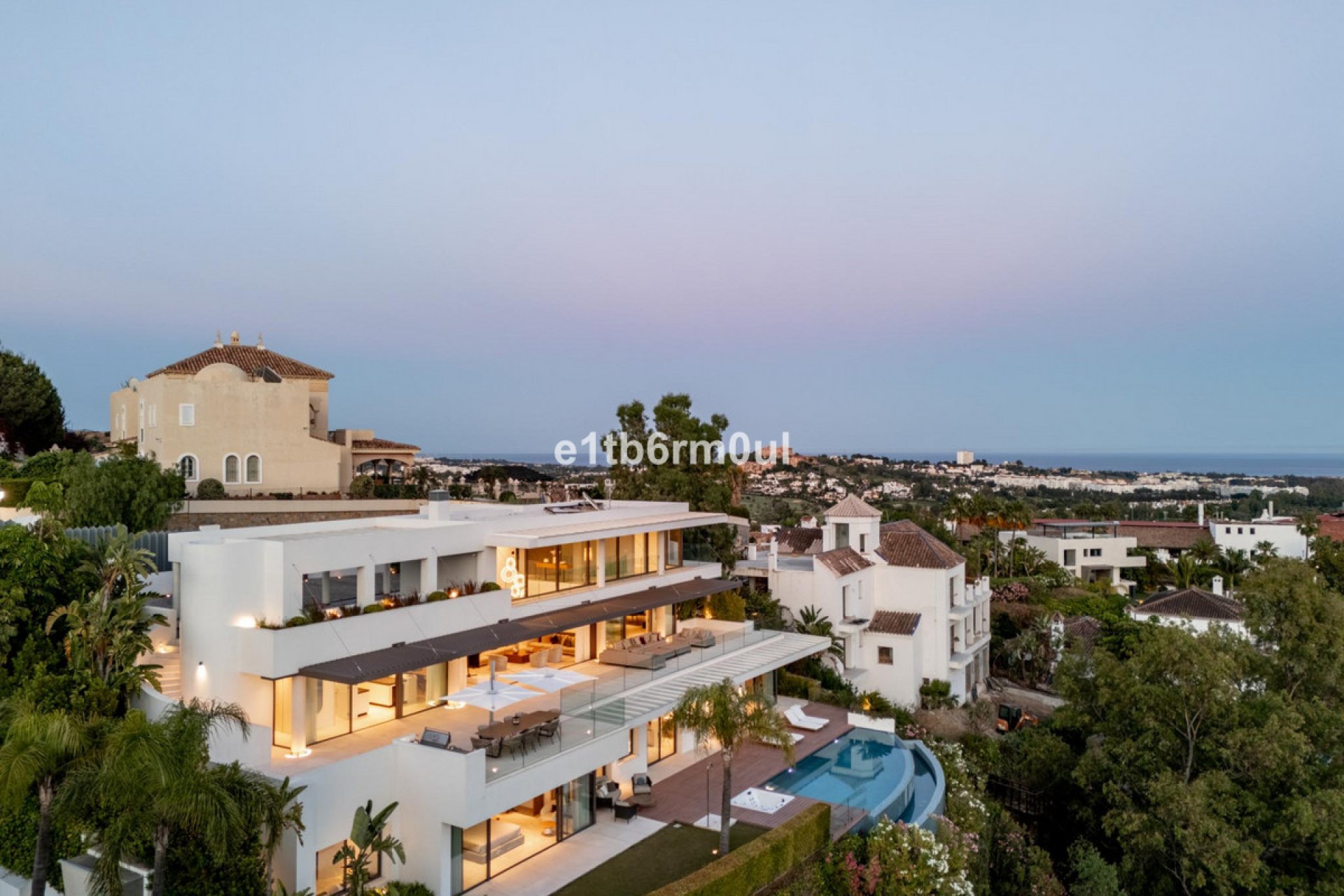 Resale - House - Detached Villa - Benahavís - La Quinta