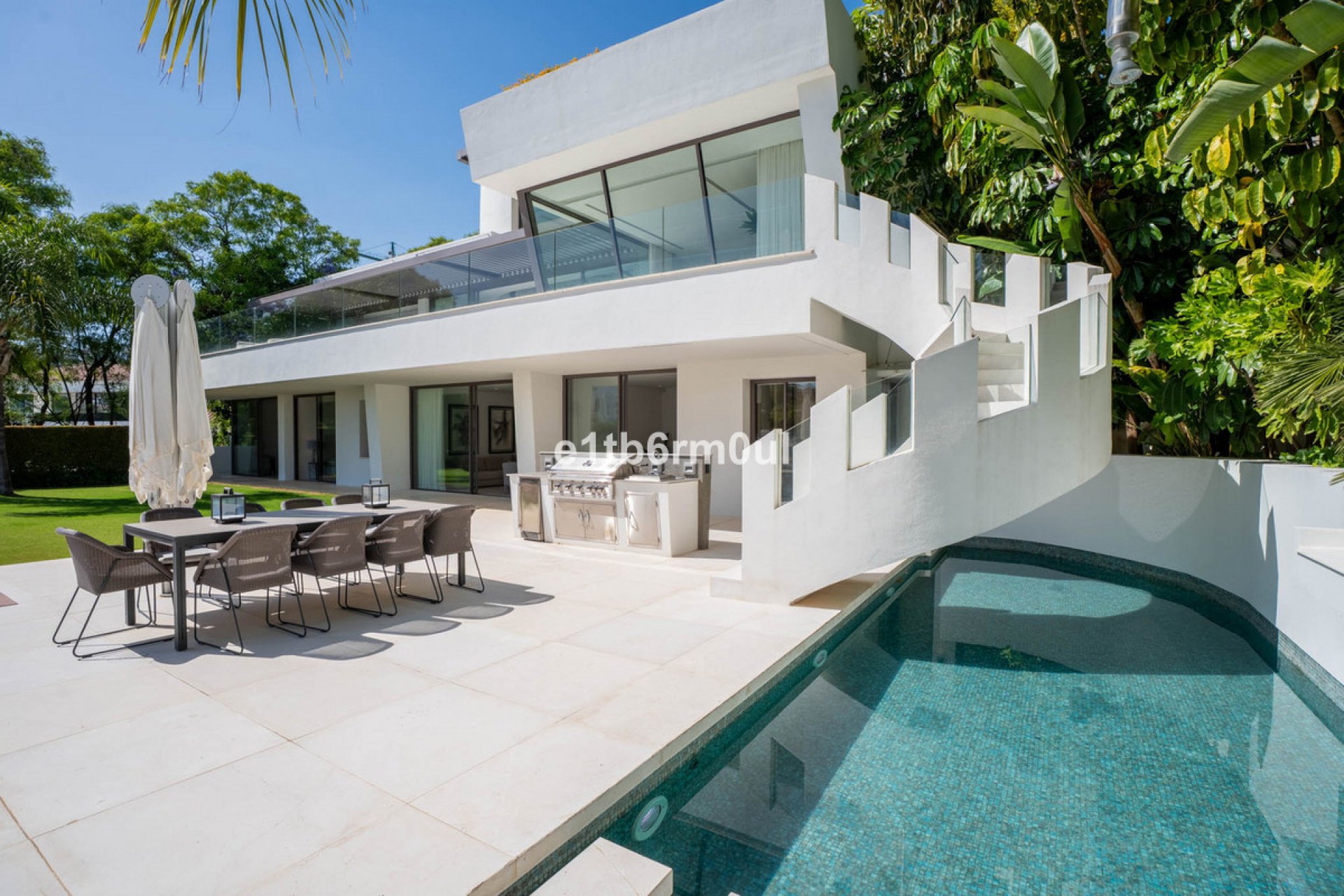 Resale - House - Detached Villa - Benahavís - La Quinta