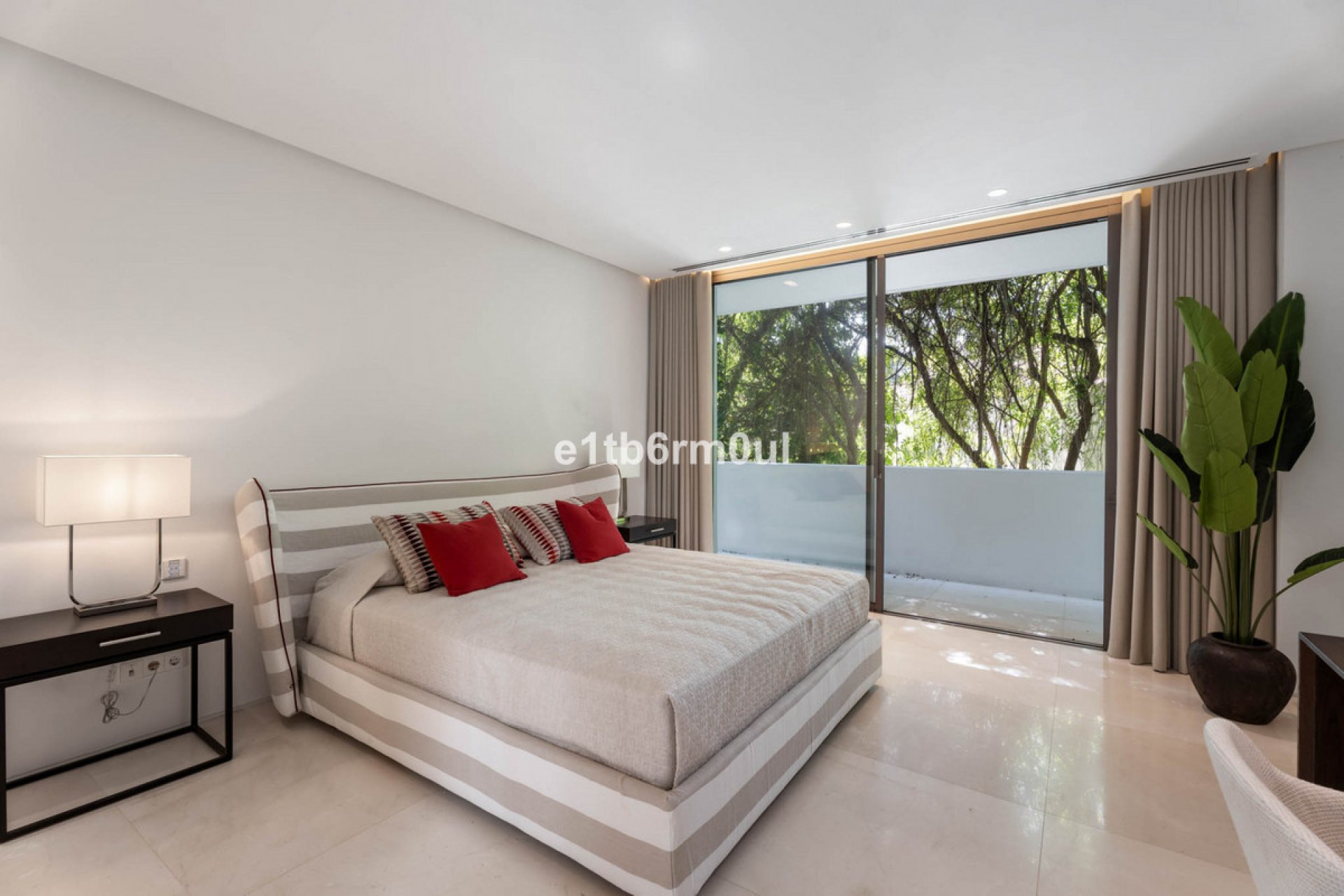 Resale - House - Detached Villa - Benahavís - La Quinta