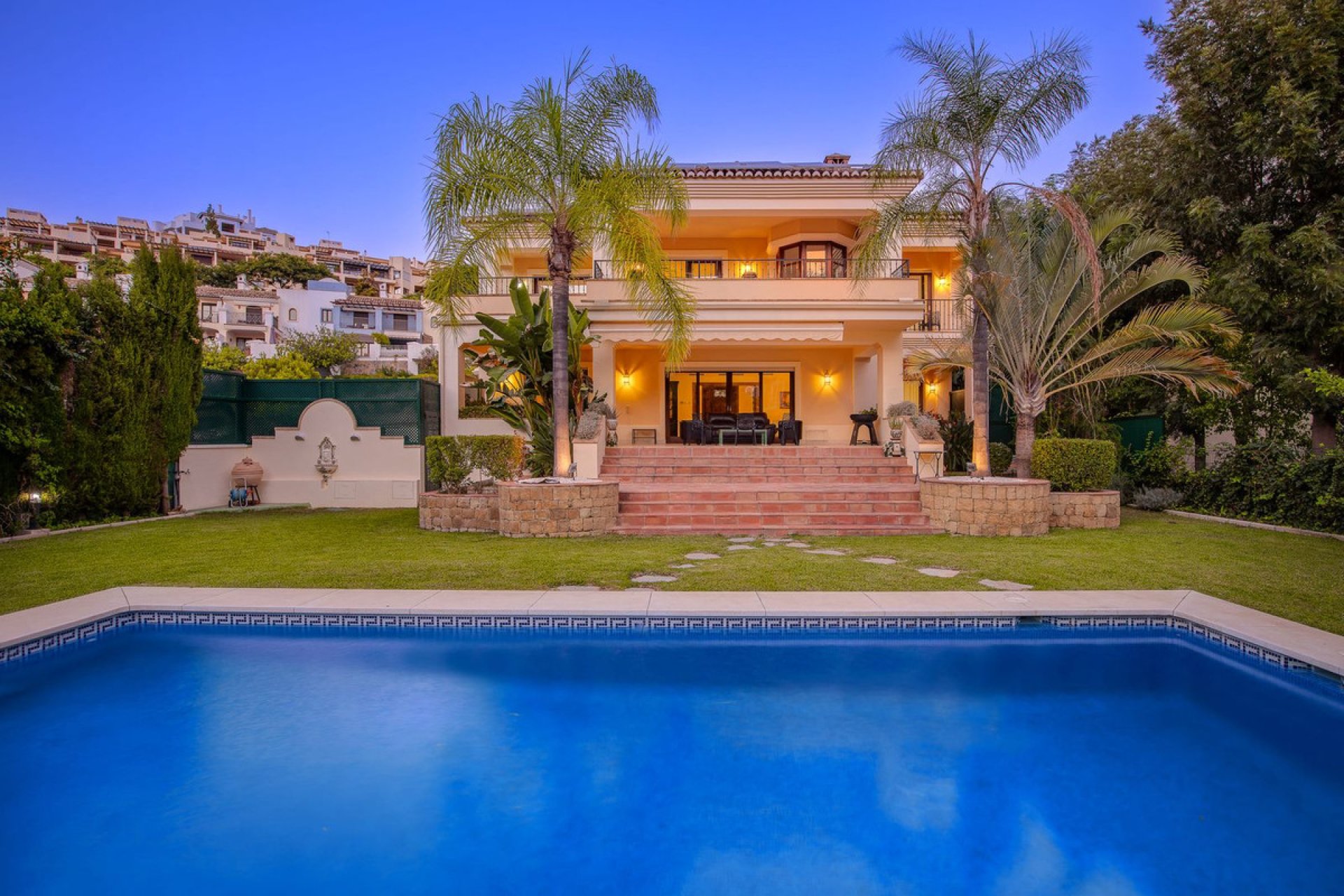 Resale - House - Detached Villa - Benahavís - Los Arqueros