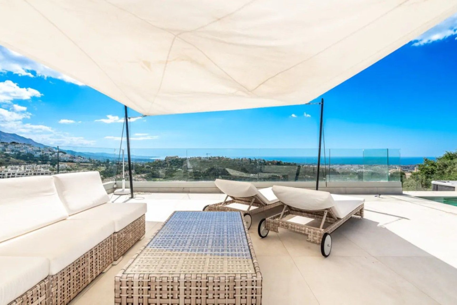 Resale - House - Detached Villa - Benahavís - Los Arqueros