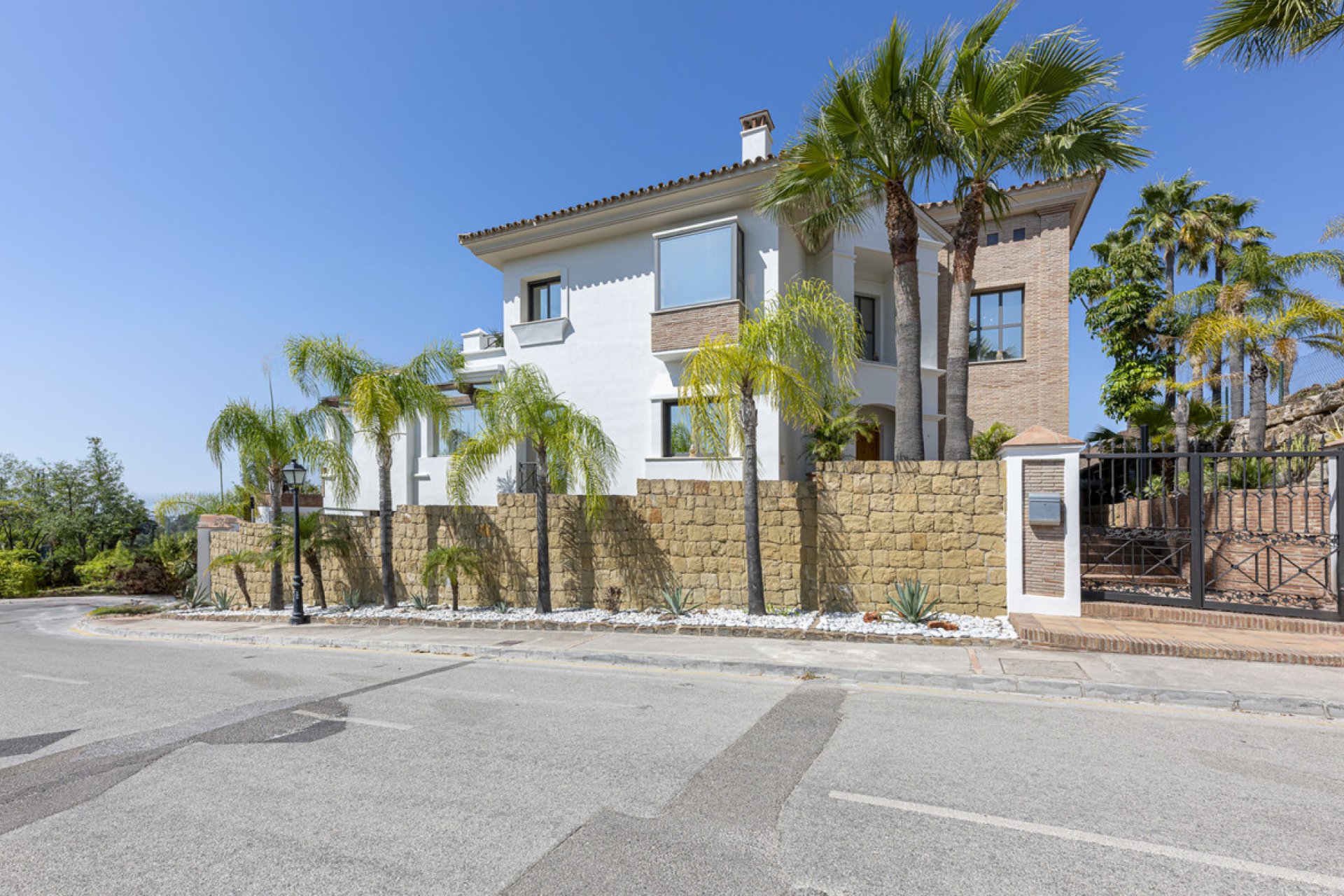 Resale - House - Detached Villa - Benahavís - Los Arqueros