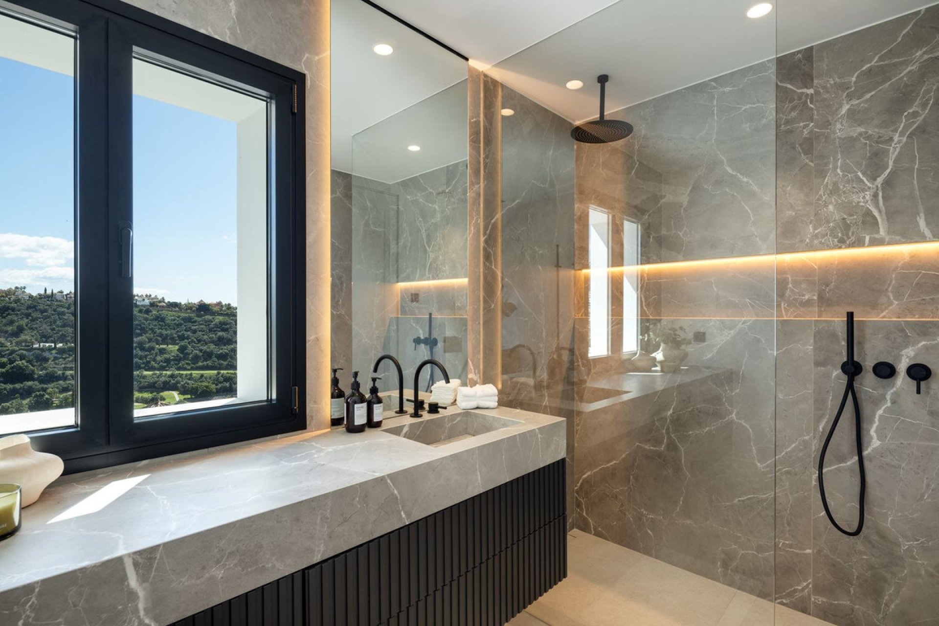 Resale - House - Detached Villa - Benahavís - Los Arqueros