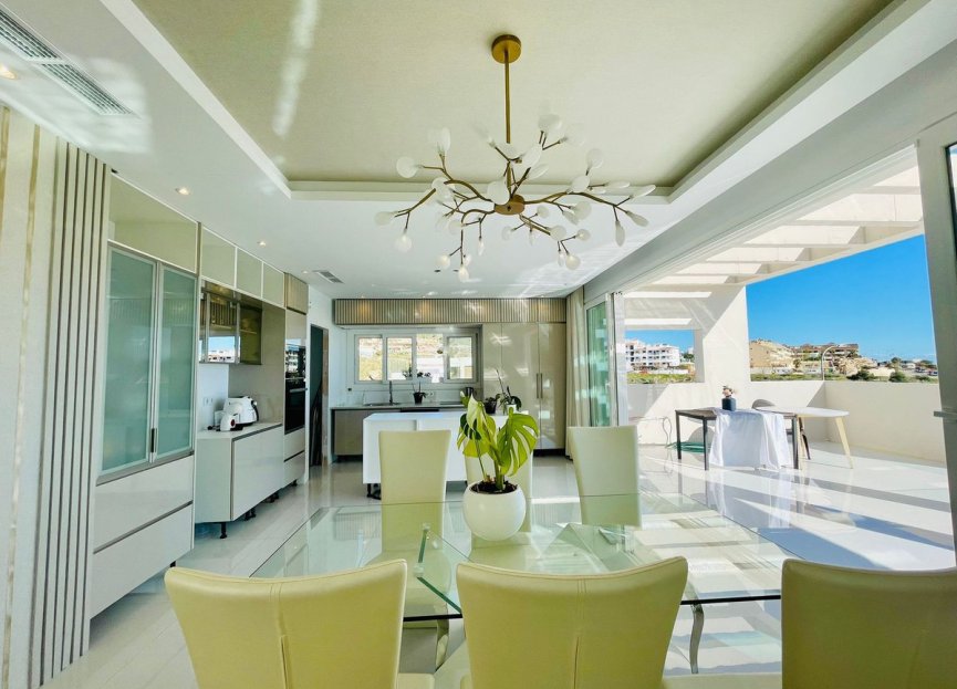 Resale - House - Detached Villa - Benalmádena - Benalmadena Centro