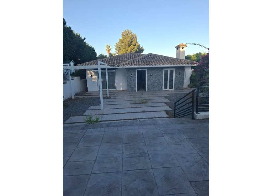 Resale - House - Detached Villa - Benalmádena - Benalmadena Centro