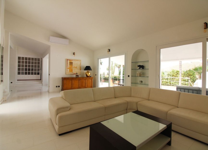 Resale - House - Detached Villa - Benalmádena - Benalmadena Centro