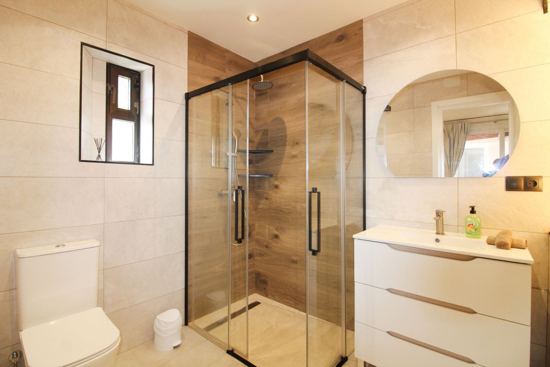 Resale - House - Detached Villa - Benalmádena - Benalmadena Centro