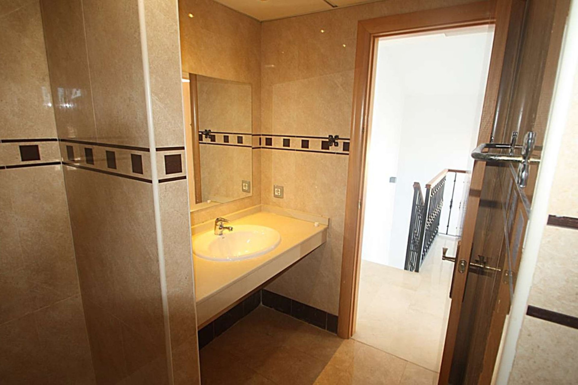 Resale - House - Detached Villa - Benalmádena - Benalmadena Centro