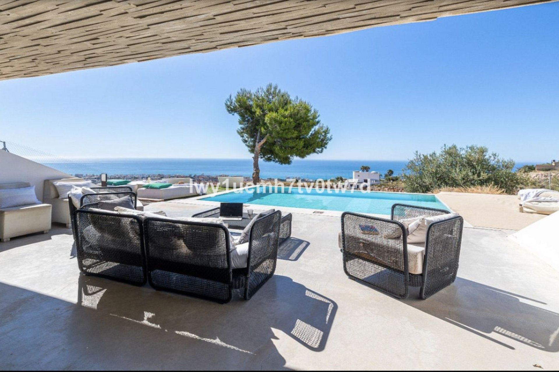 Resale - House - Detached Villa - Benalmádena - Benalmadena Centro