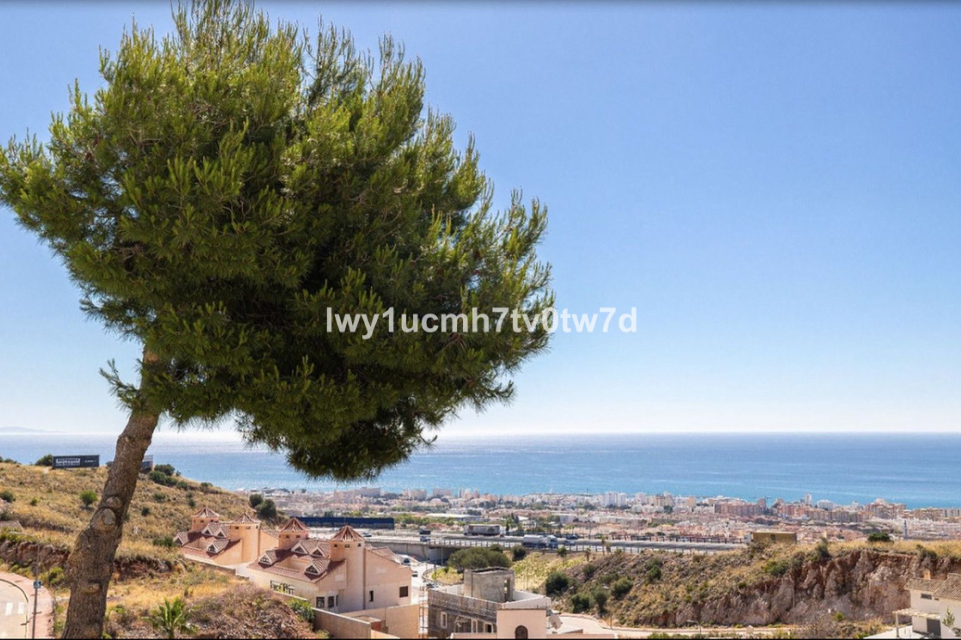 Resale - House - Detached Villa - Benalmádena - Benalmadena Centro