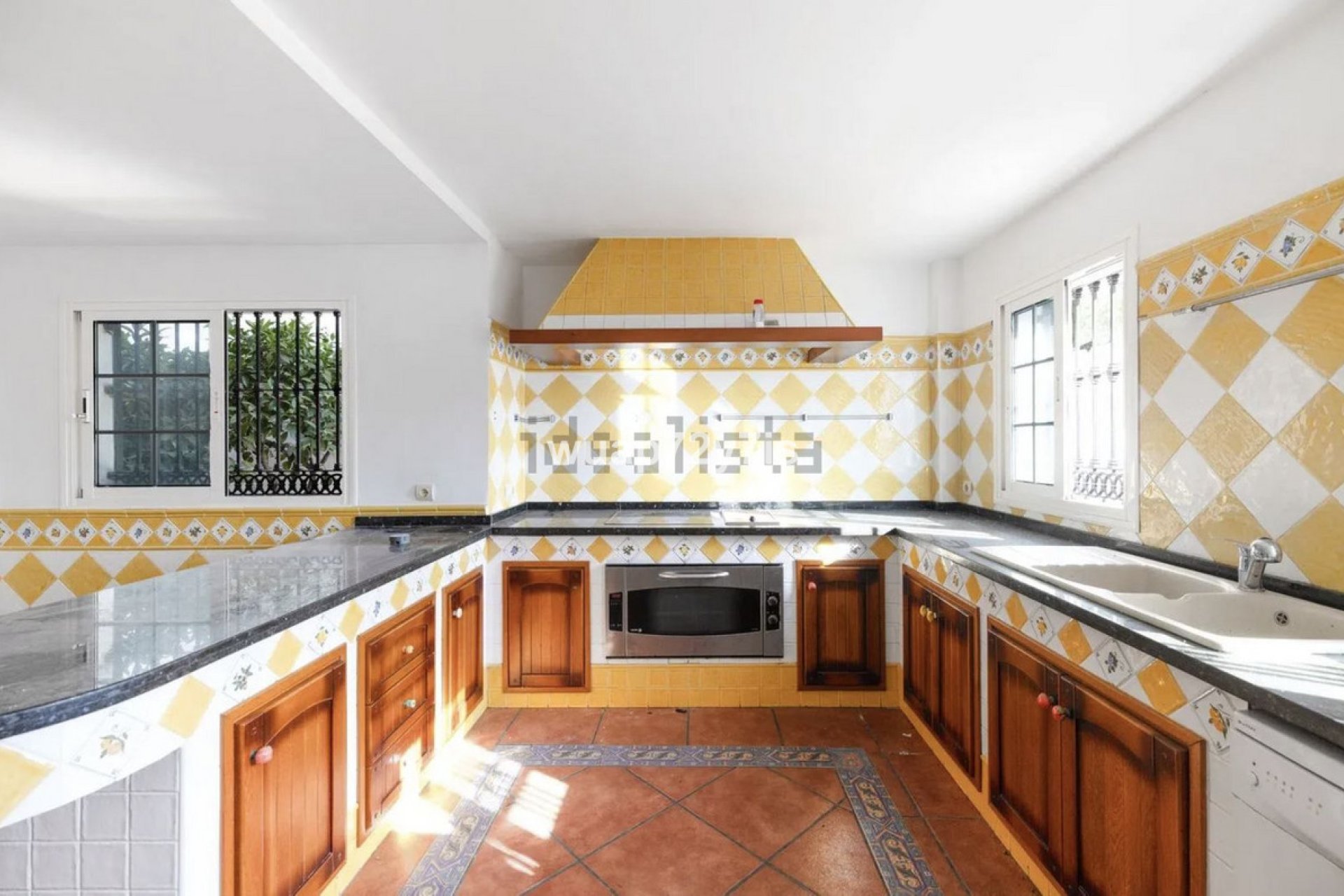 Resale - House - Detached Villa - Benalmádena - Benalmadena Centro