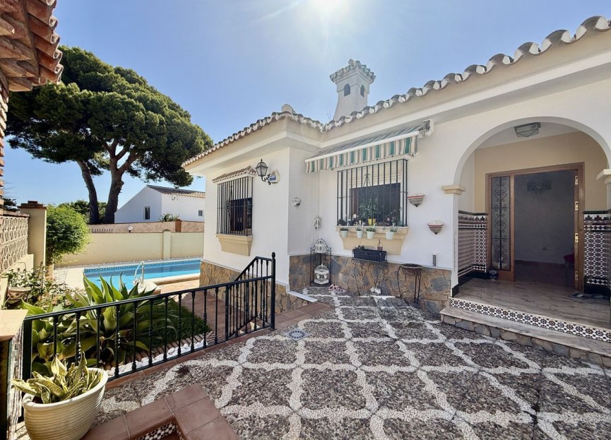 Resale - House - Detached Villa - Benalmádena - Benalmadena Centro