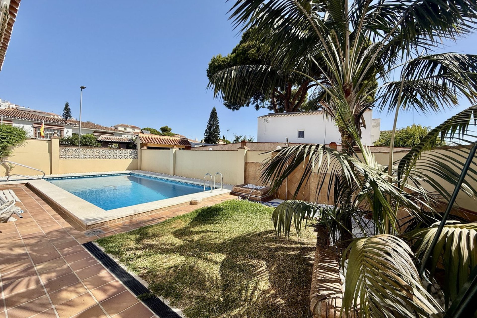 Resale - House - Detached Villa - Benalmádena - Benalmadena Centro