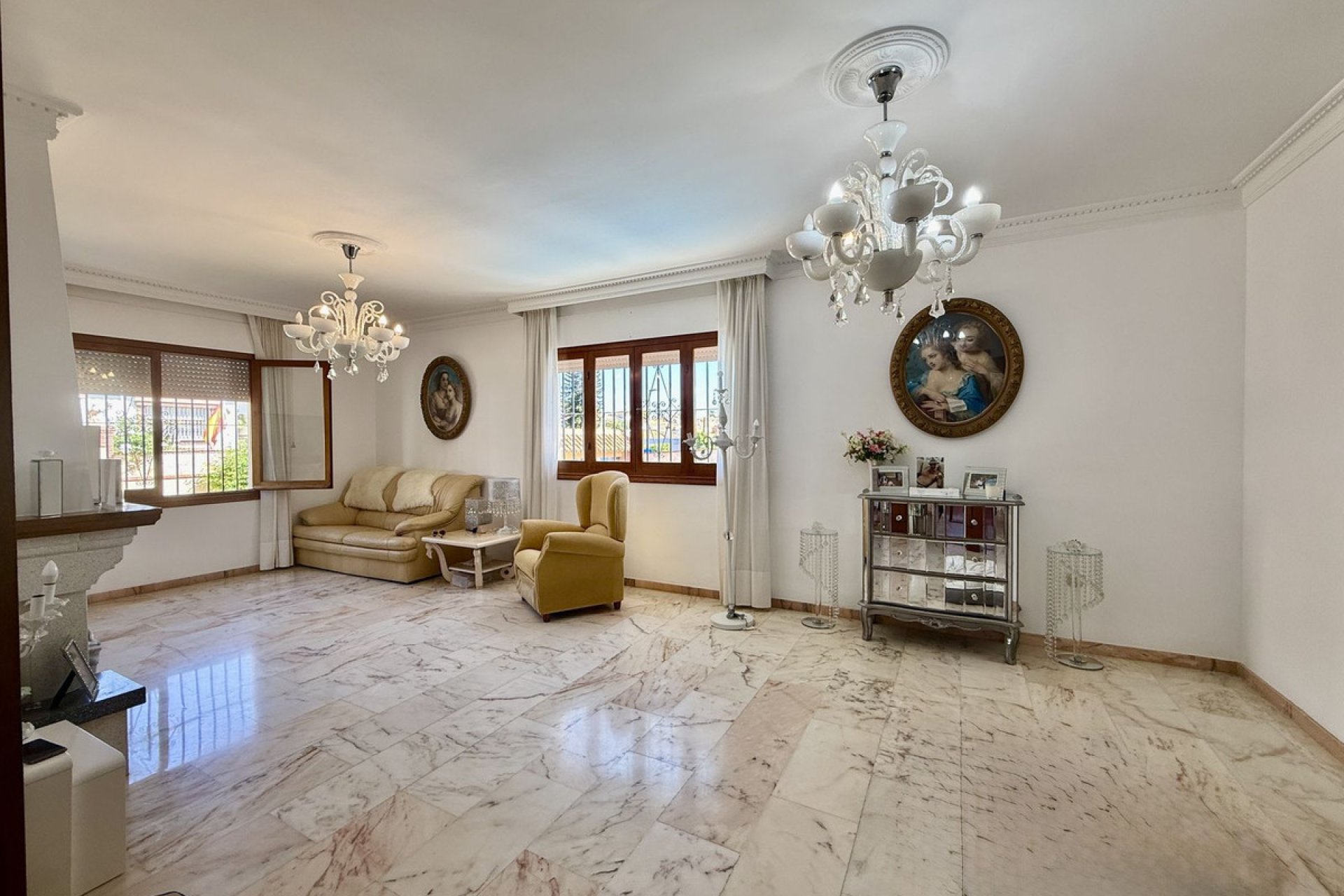 Resale - House - Detached Villa - Benalmádena - Benalmadena Centro