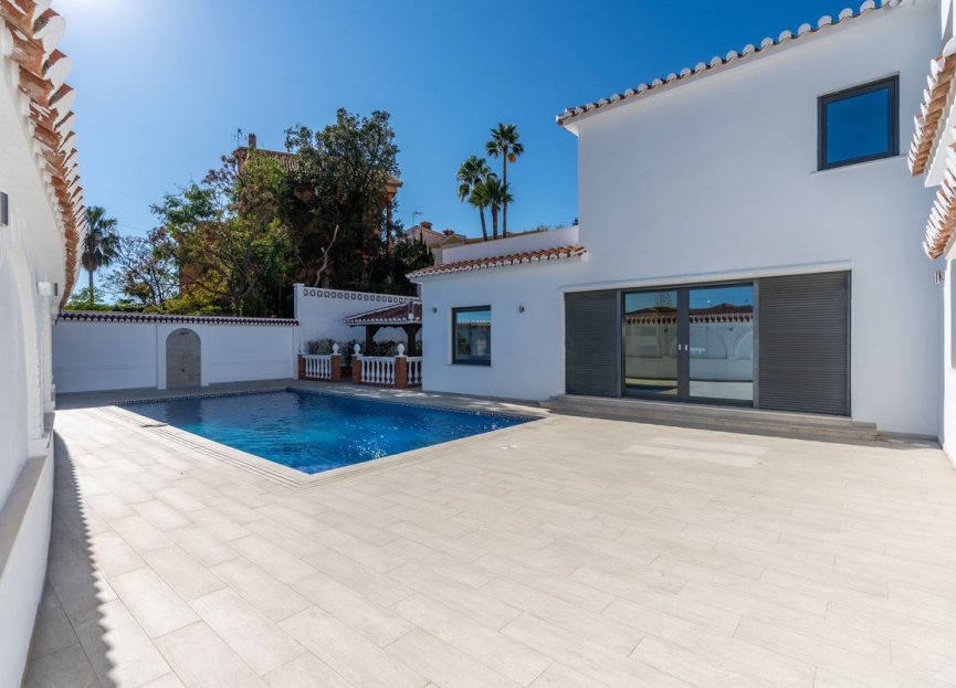 Resale - House - Detached Villa - Benalmádena - Benalmadena Centro