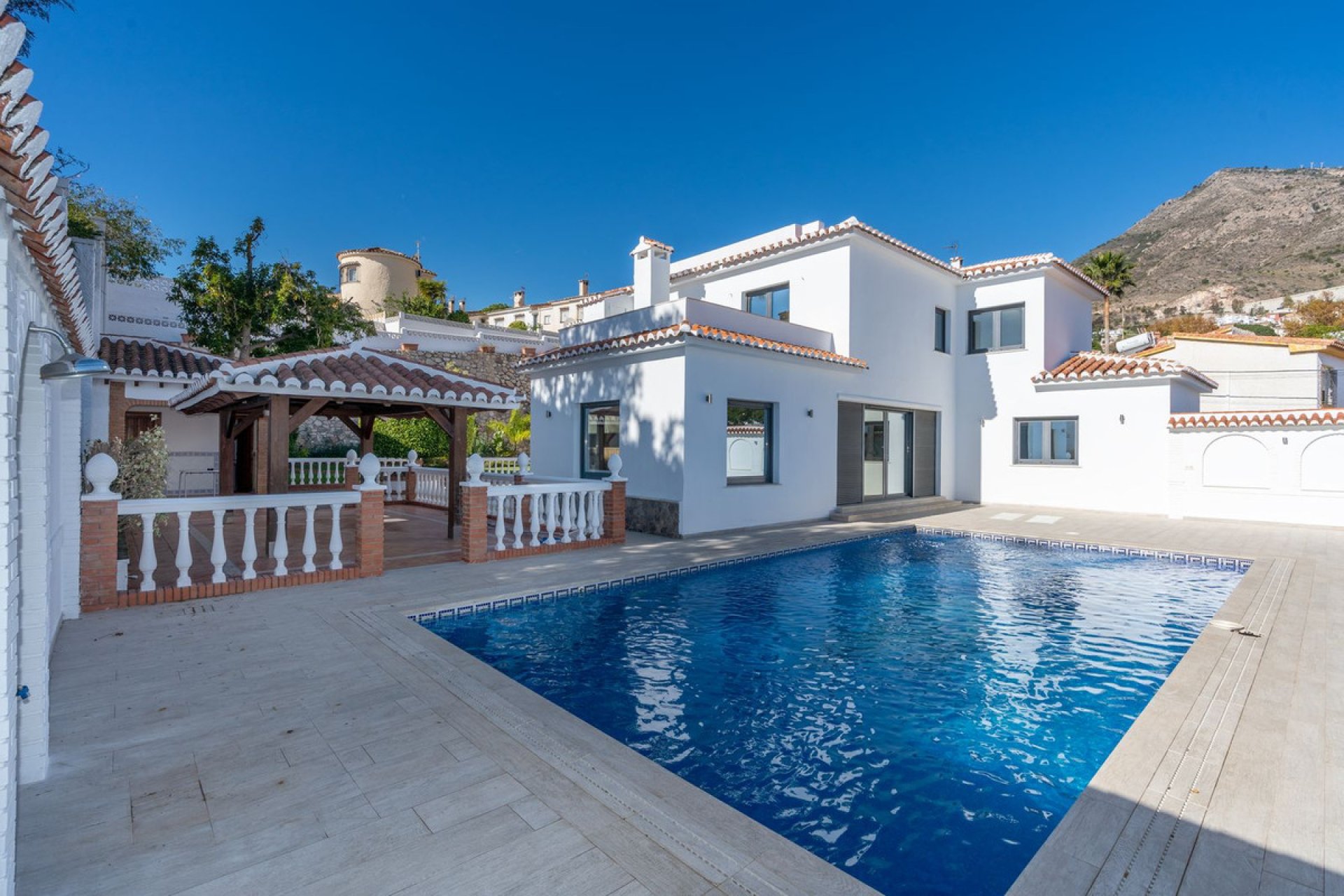 Resale - House - Detached Villa - Benalmádena - Benalmadena Centro