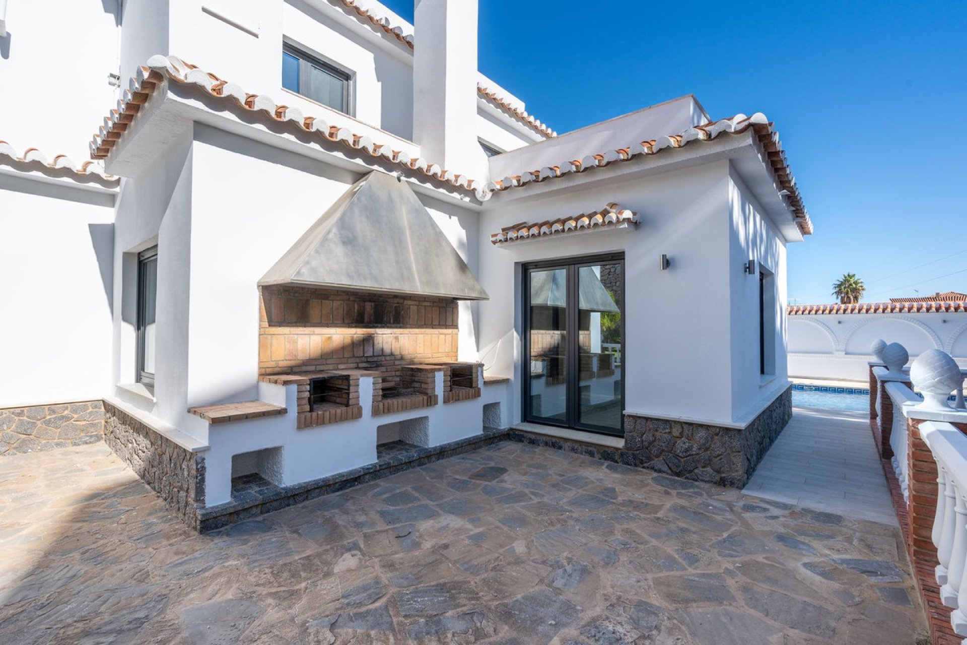 Resale - House - Detached Villa - Benalmádena - Benalmadena Centro