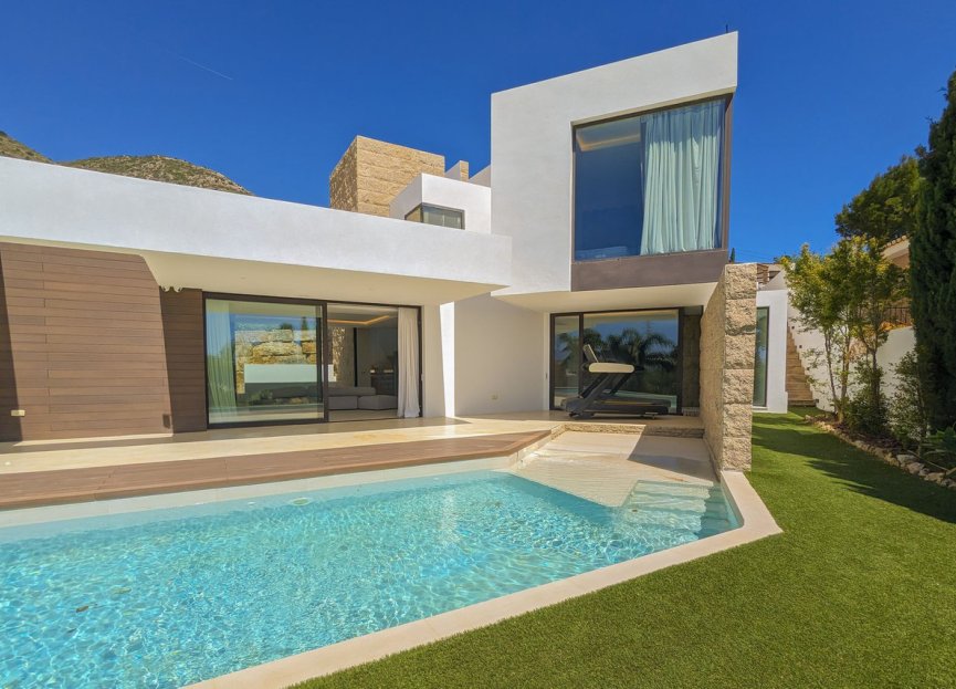 Resale - House - Detached Villa - Benalmádena - Benalmadena Centro