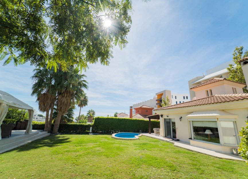 Resale - House - Detached Villa - Benalmádena - Benalmadena Centro