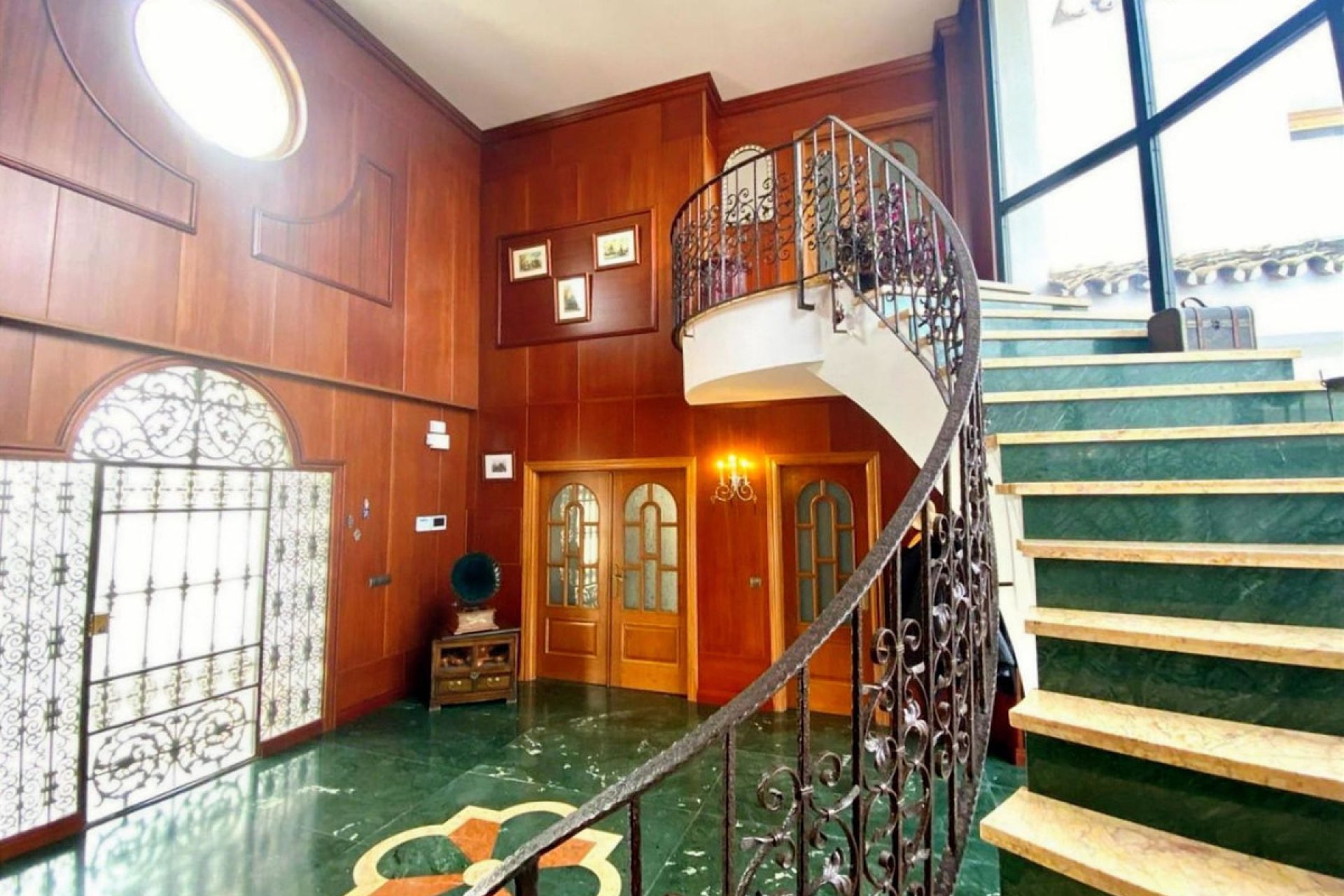 Resale - House - Detached Villa - Benalmádena - Benalmadena Centro