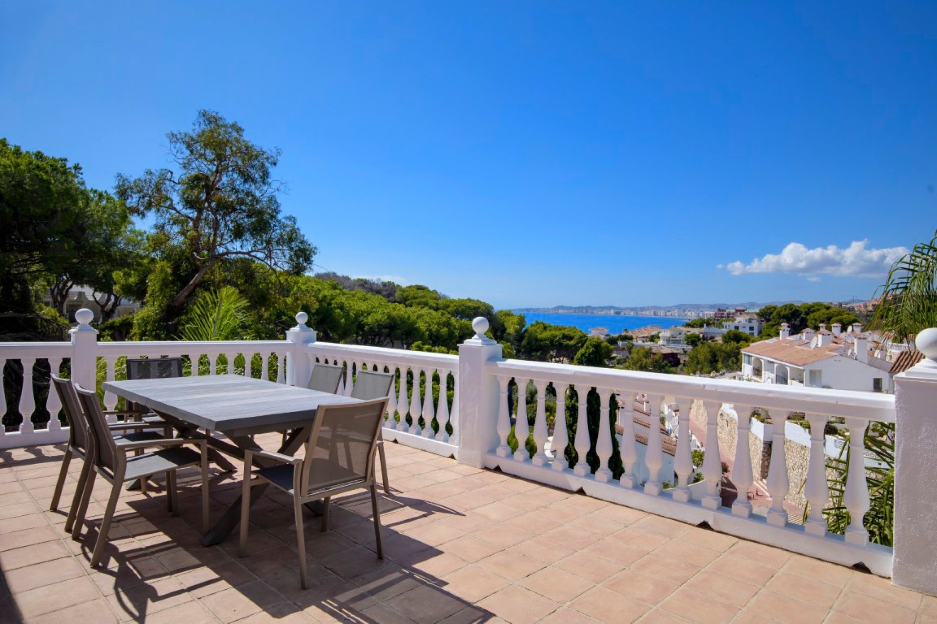 Resale - House - Detached Villa - Benalmádena - Benalmadena Centro