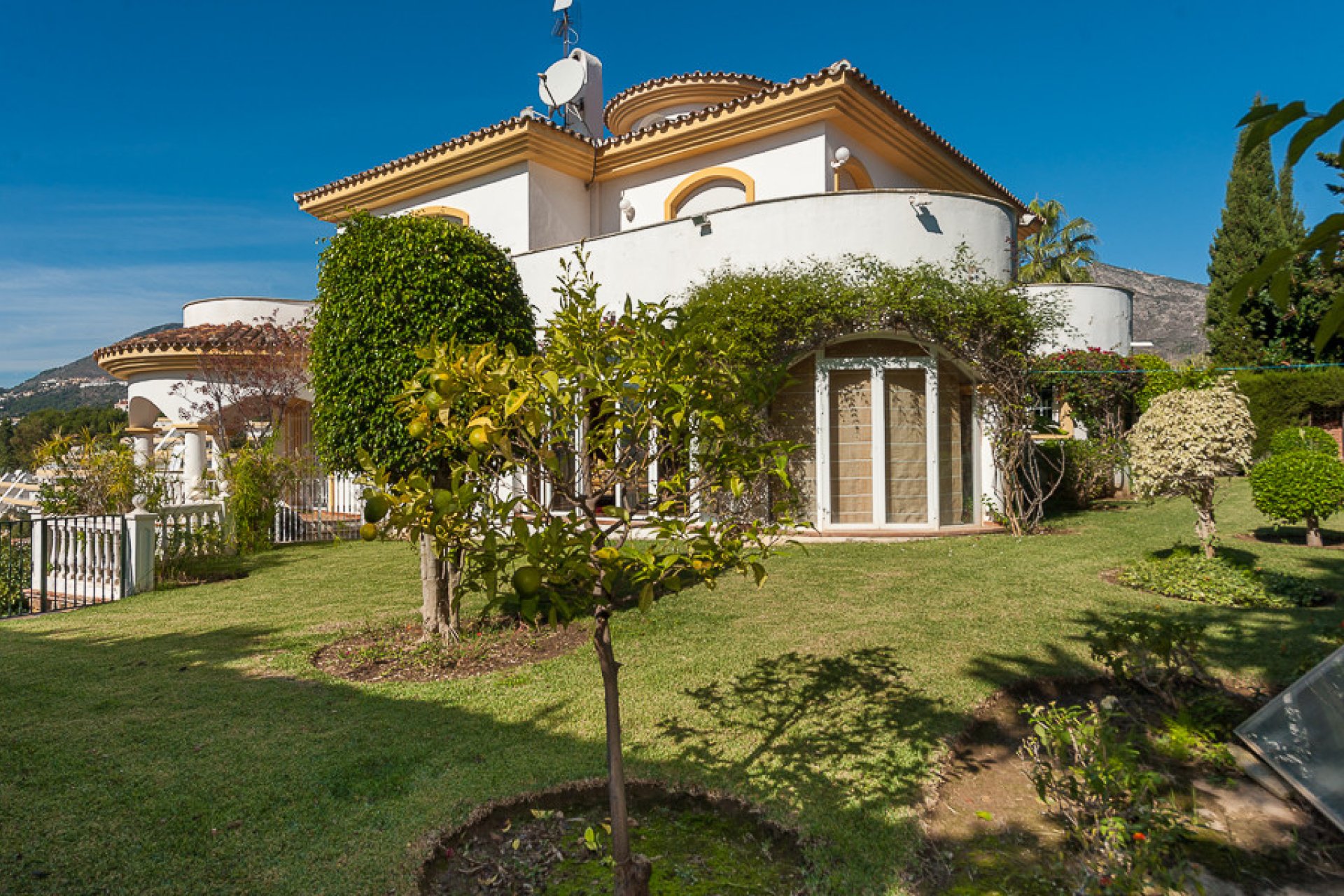 Resale - House - Detached Villa - Benalmádena - Benalmadena Centro