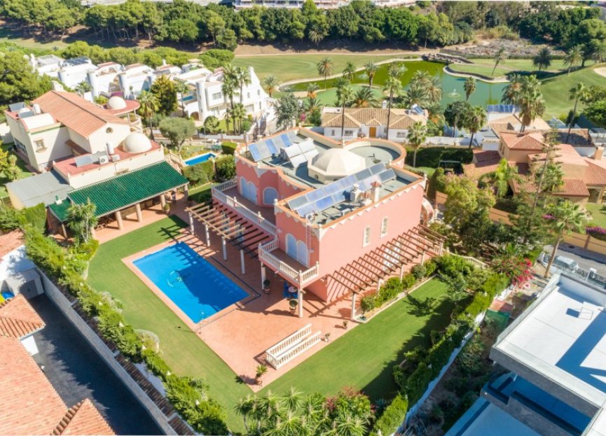 Resale - House - Detached Villa - Benalmádena - Benalmadena Centro