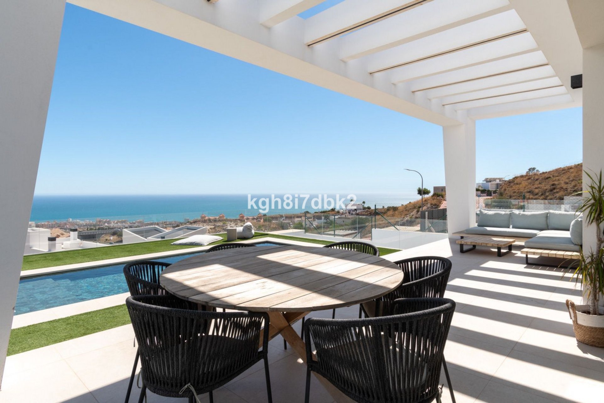 Resale - House - Detached Villa - Benalmádena - Benalmadena Centro